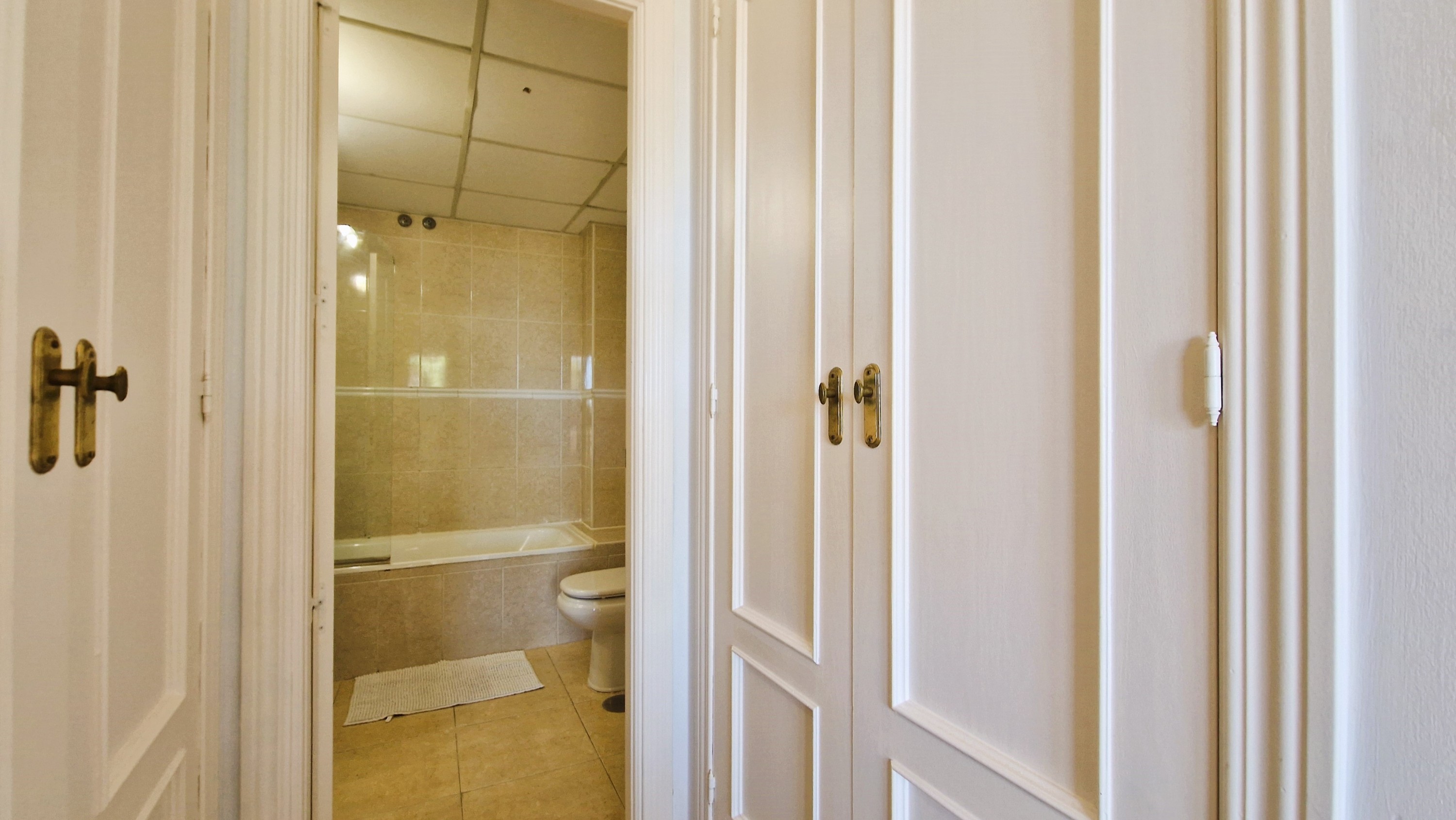 3 Bedroom Apartment in Estepona - Photo 10