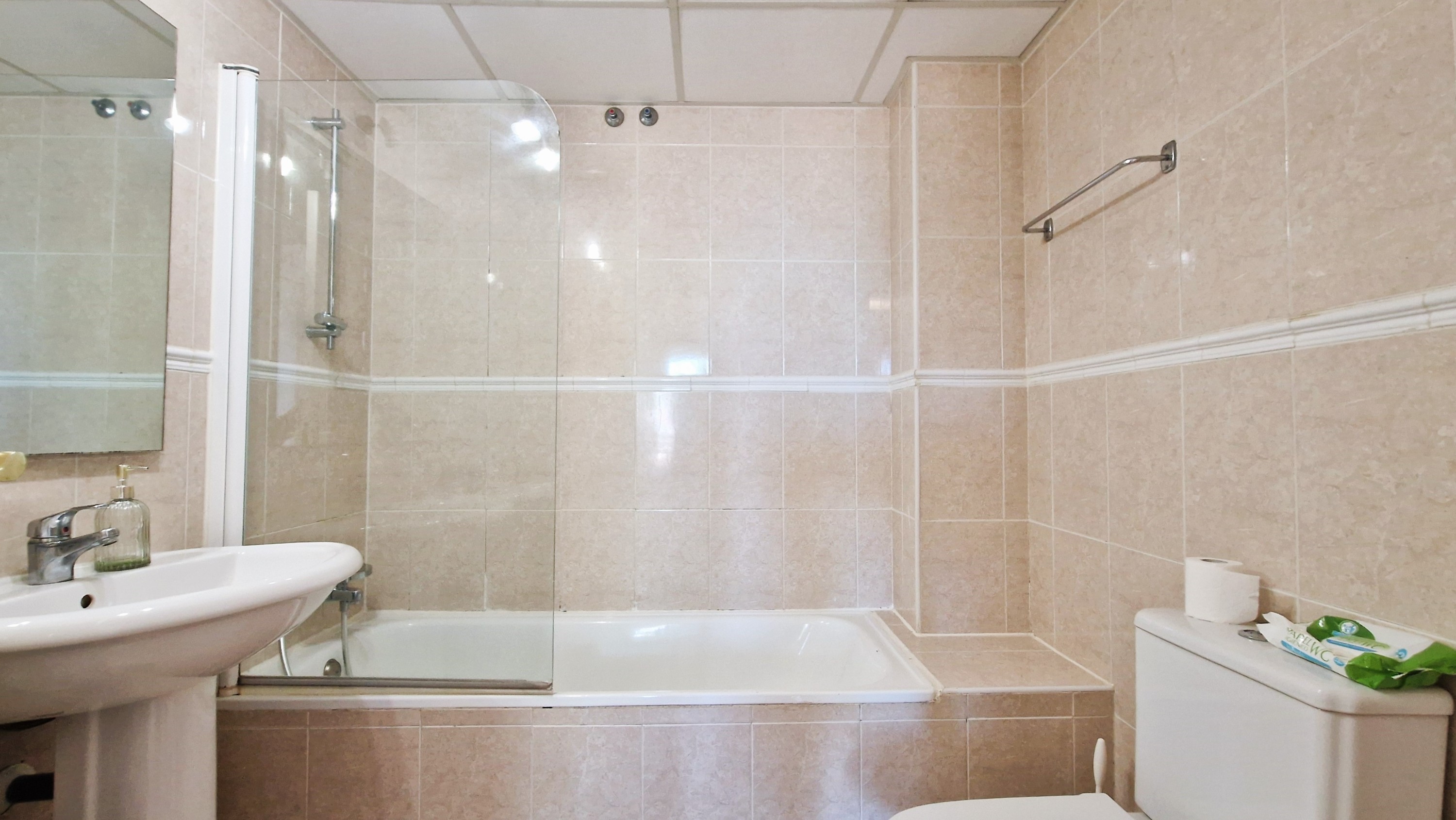 3 Bedroom Apartment in Estepona - Photo 12