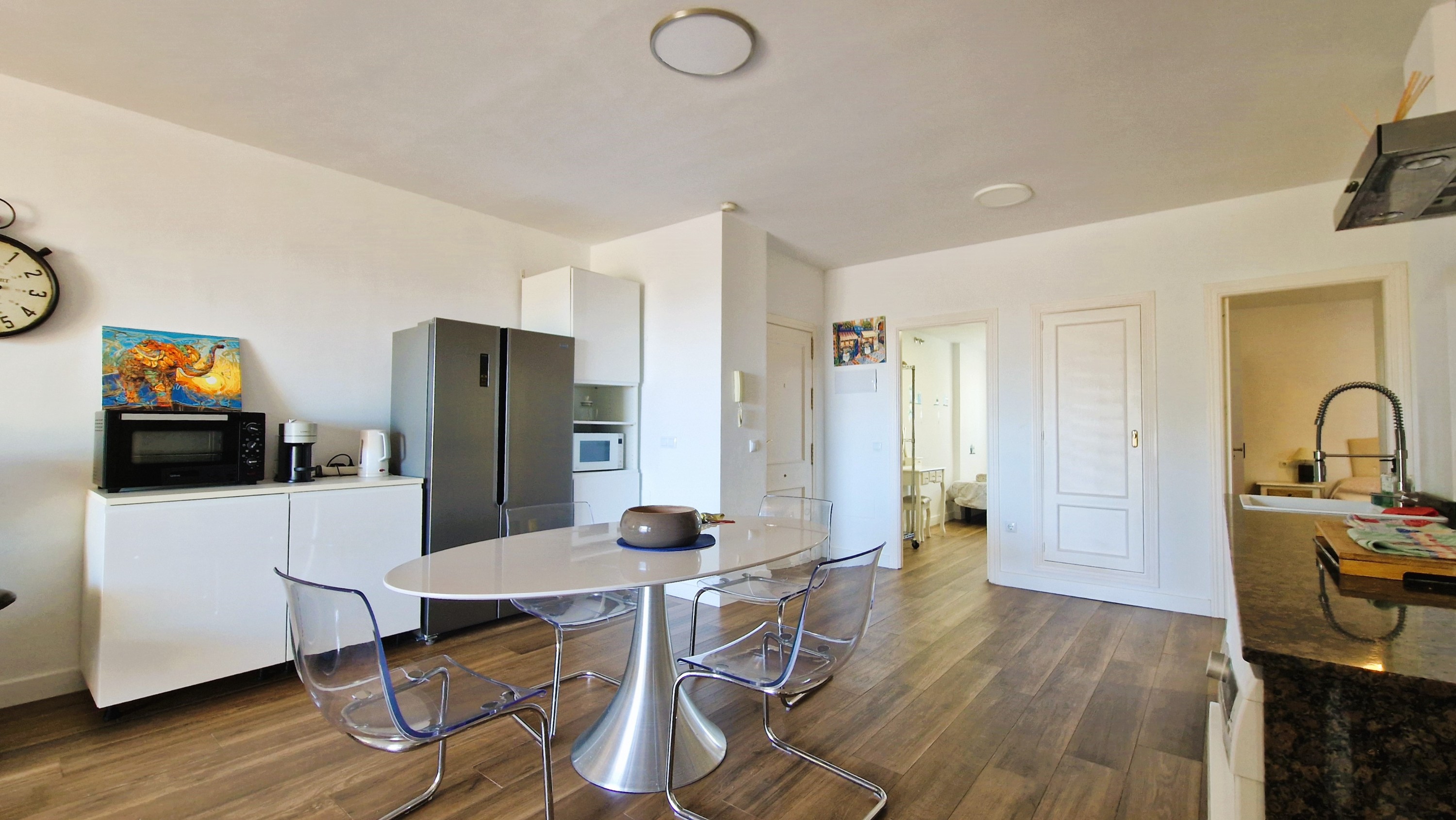 3 Bedroom Apartment in Estepona - Photo 7