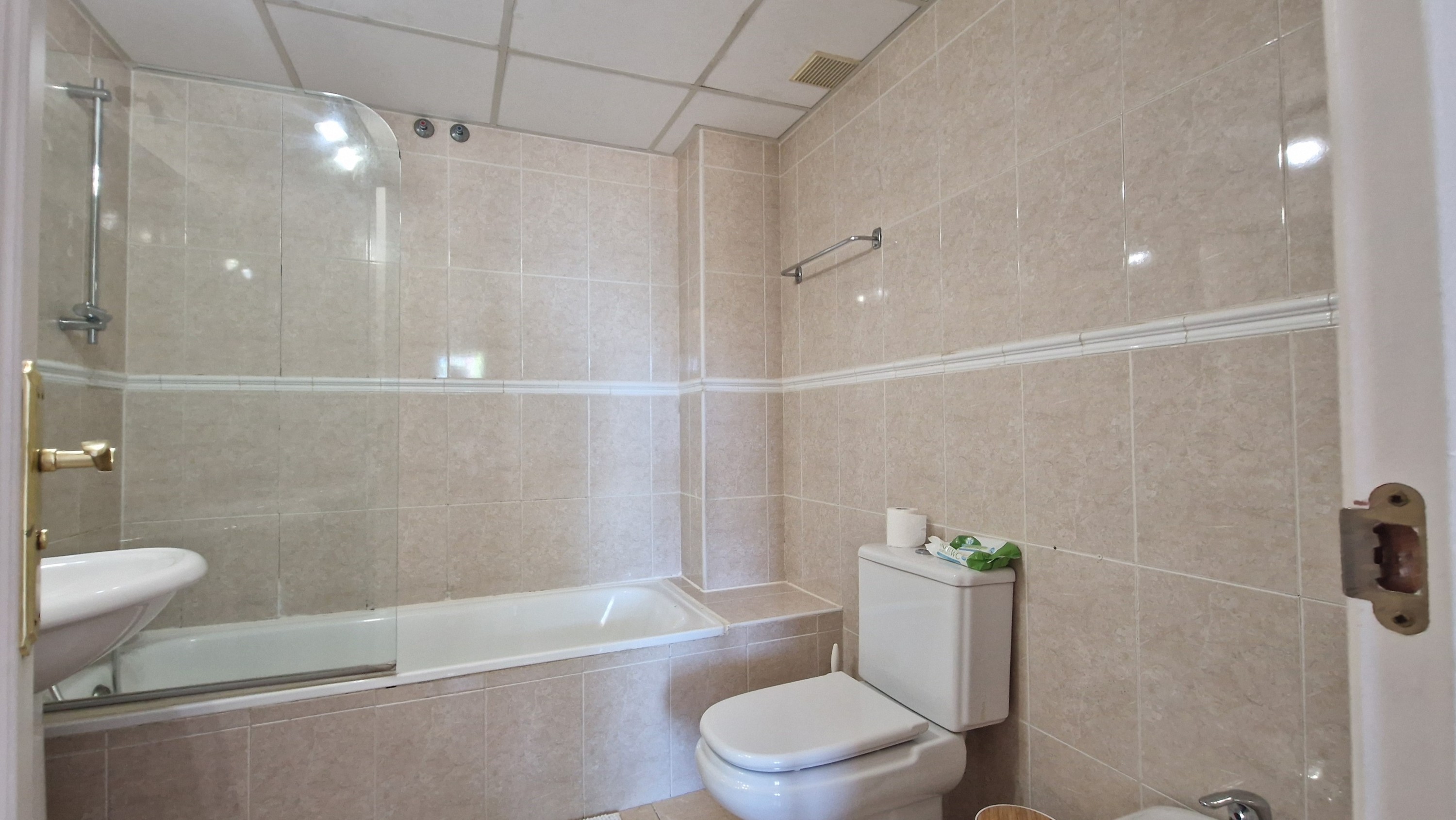 3 Bedroom Apartment in Estepona - Photo 13