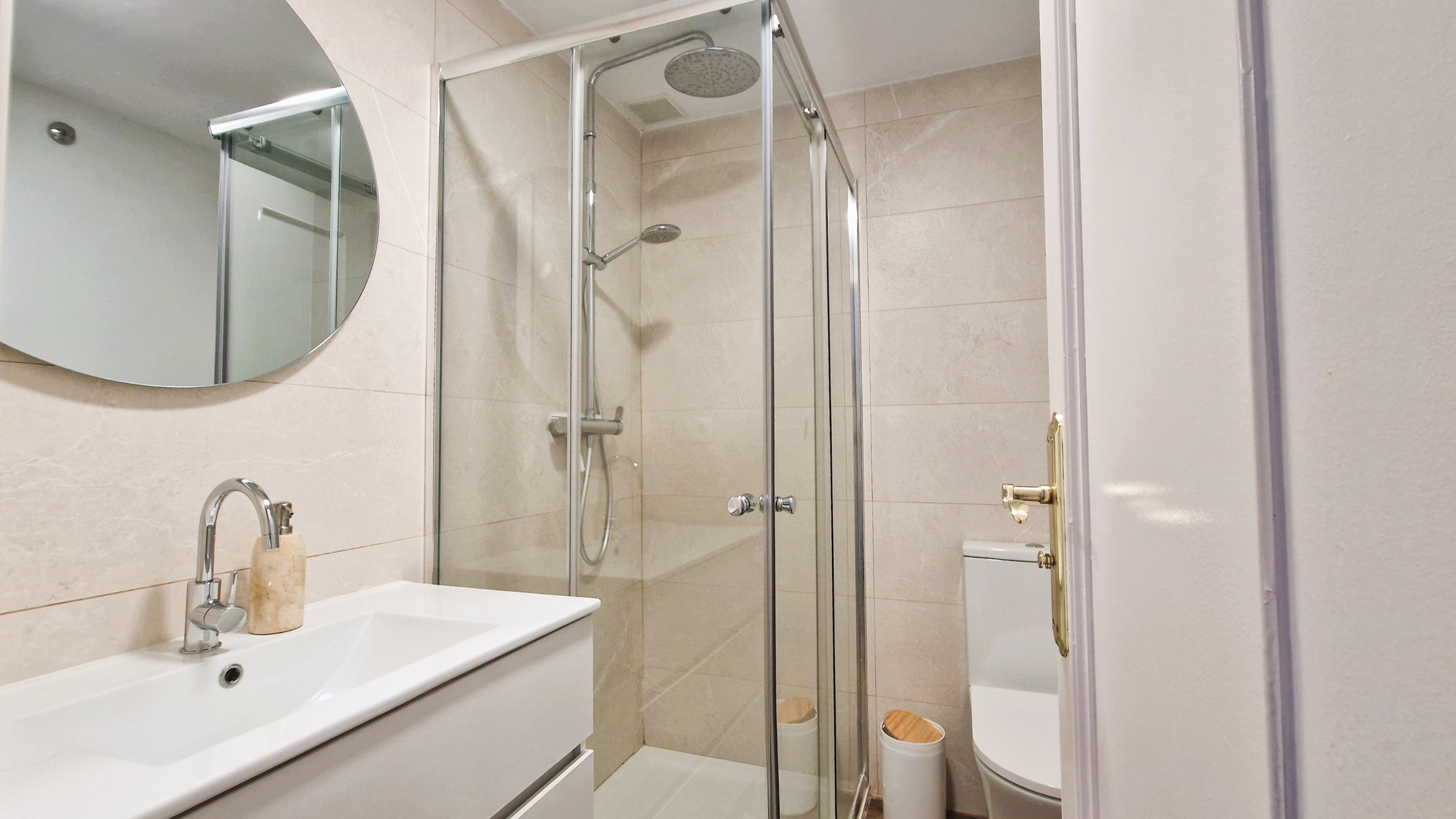 3 Bedroom Apartment in Estepona - Photo 14
