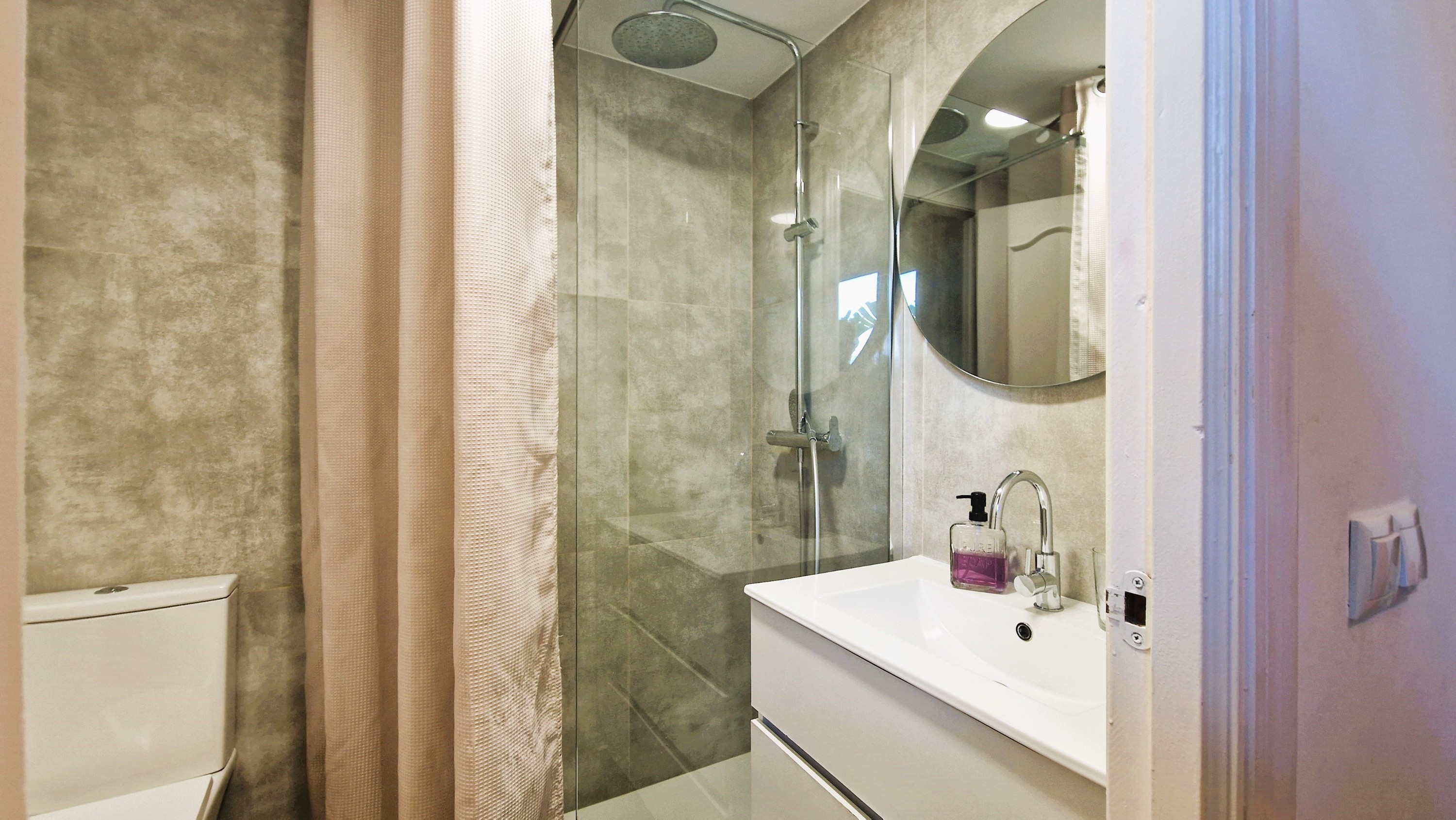 3 Bedroom Apartment in Estepona - Photo 18