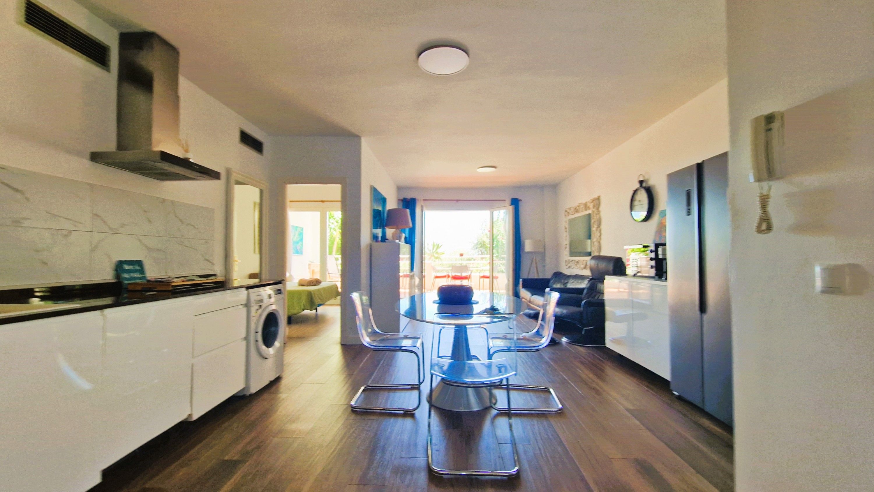 3 Bedroom Apartment in Estepona - Photo 26