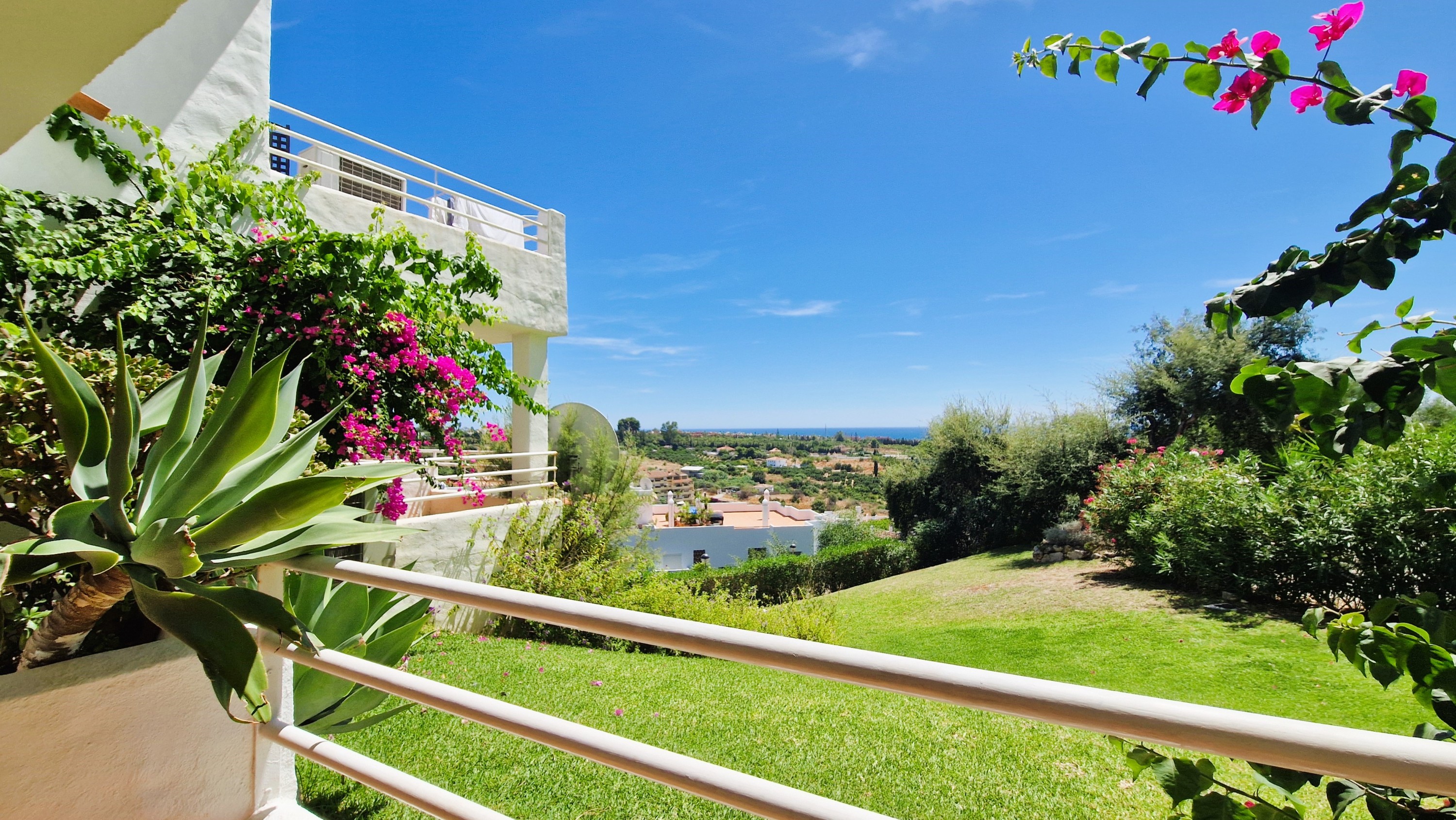 3 Bedroom Apartment in Estepona - Photo 35