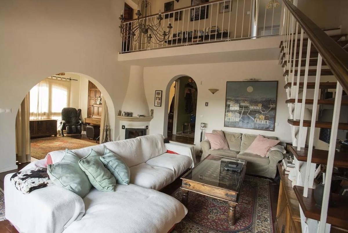 5 Bedroom Villa in Marbella - Photo 5