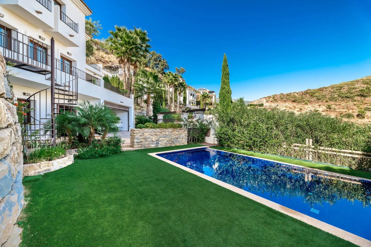 5 Bedroom Villa in Benahavís - Фото 2