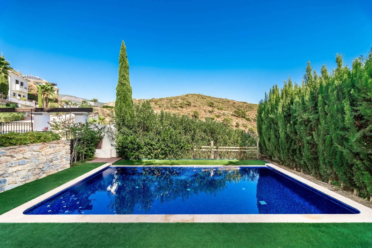 5 Bedroom Villa in Benahavís - Фото 4