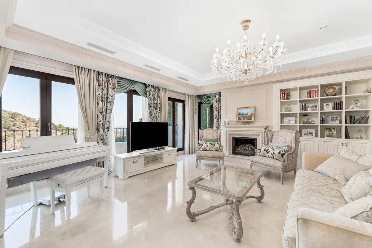 5 Bedroom Villa in Benahavís - Фото 17