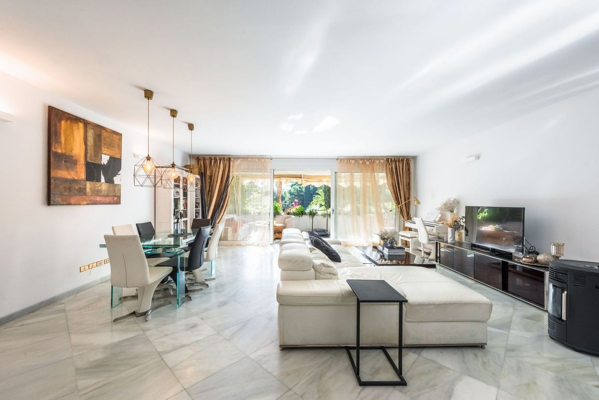 3 Bedroom Apartment in Marbella - Foto 3
