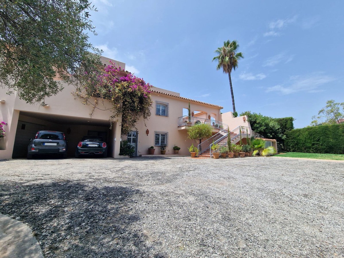 5 Bedroom Villa in Benahavís - Foto 15