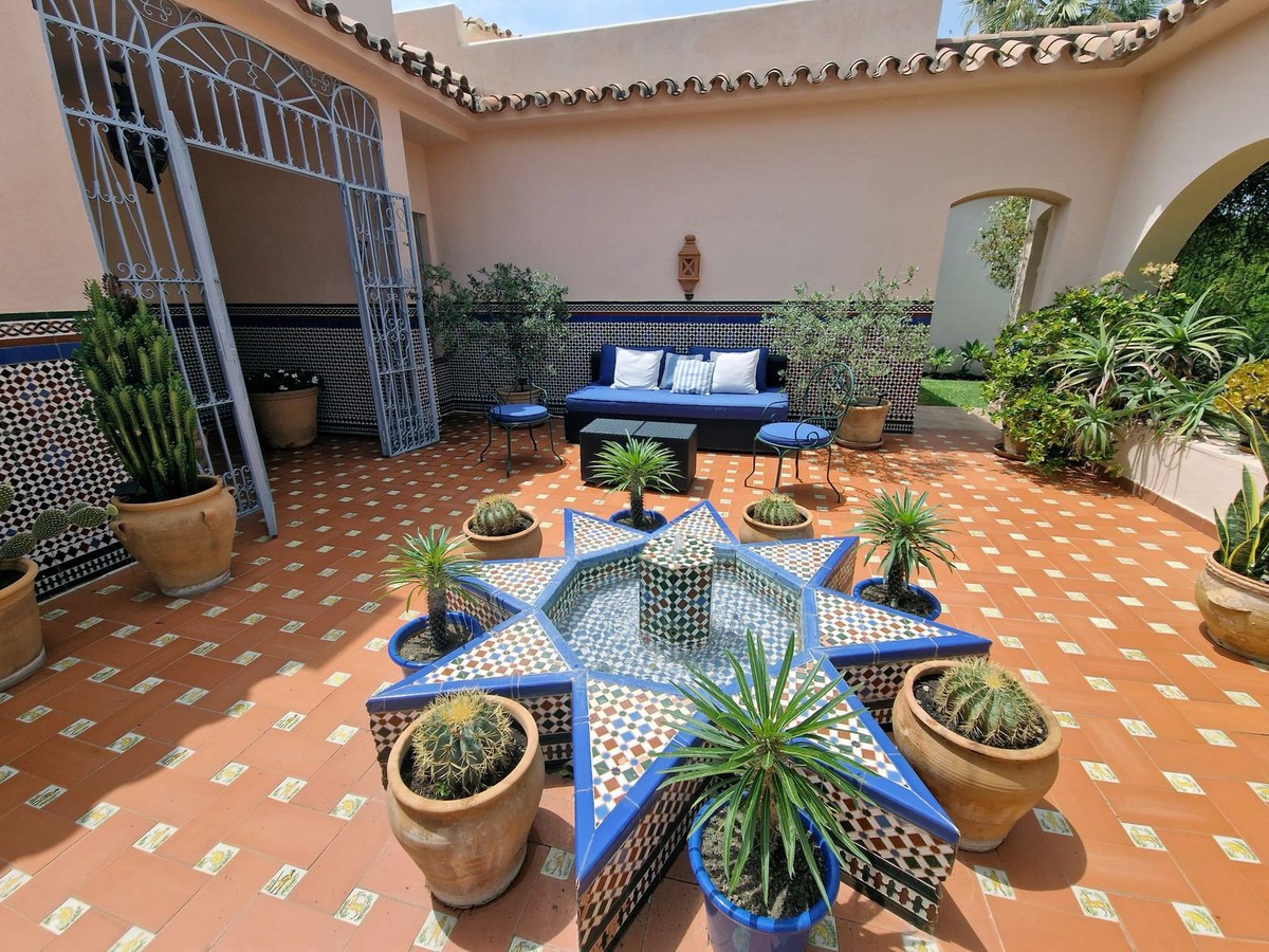 5 Bedroom Villa in Benahavís - Foto 13