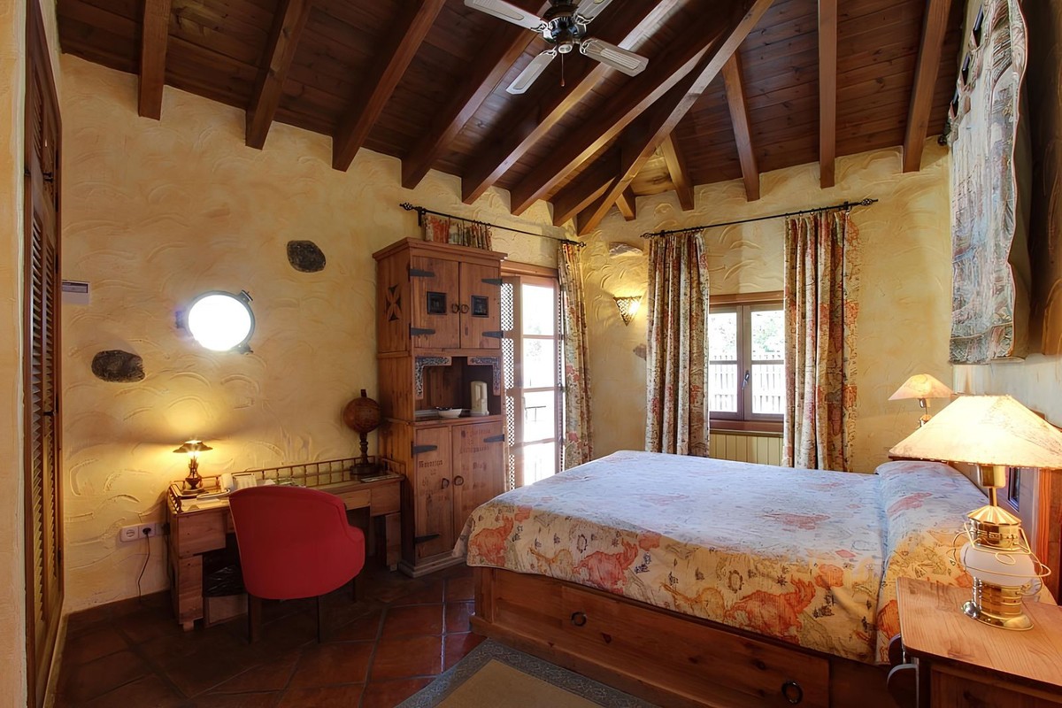 9 Bedroom Villa in Benahavís - Foto 9