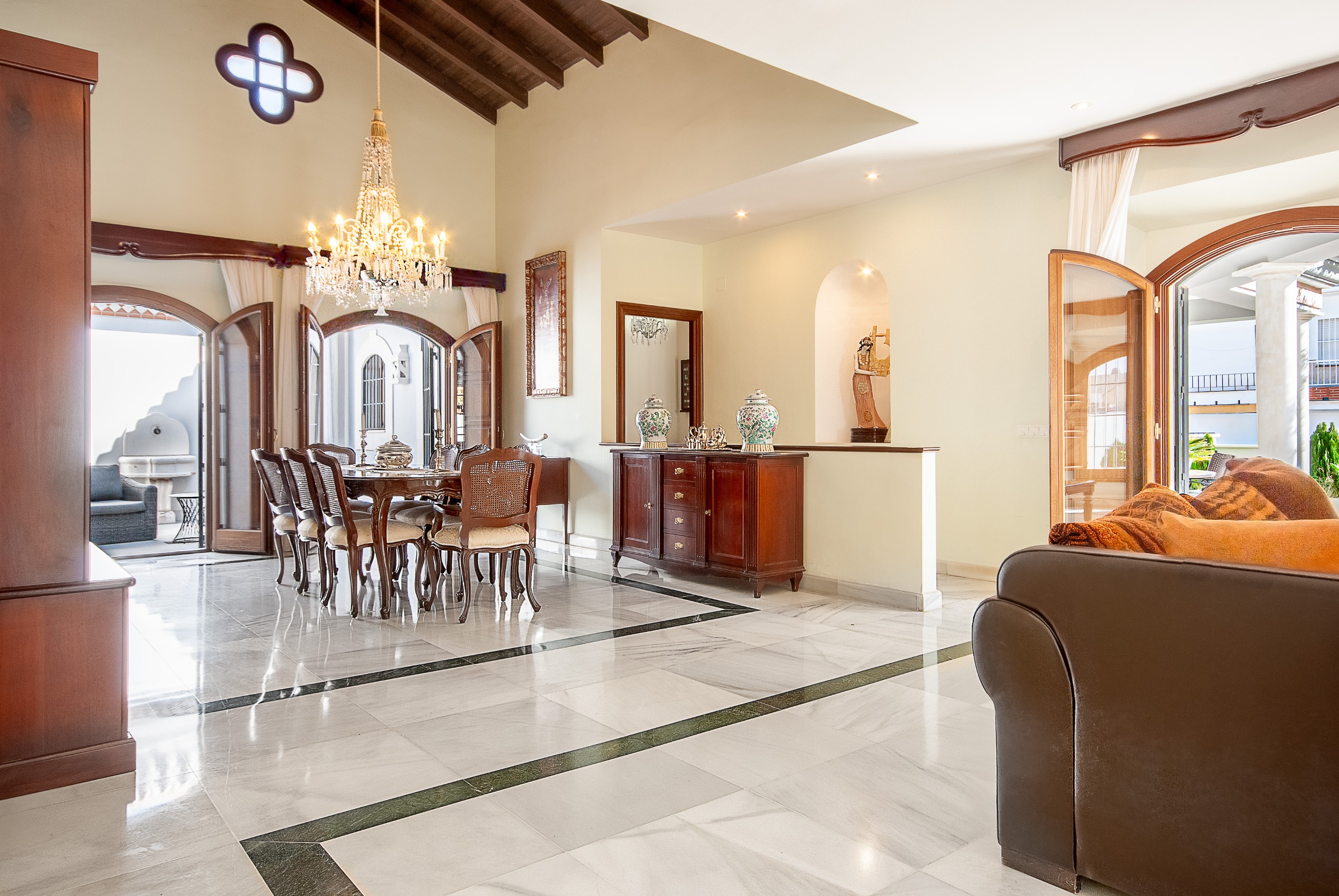 4 Bedroom Villa in Fuengirola - Photo 10