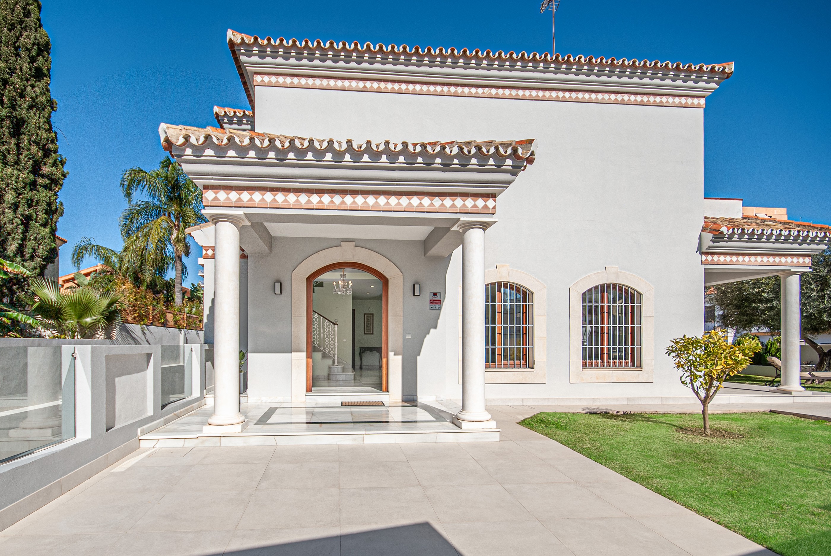 4 Bedroom Villa in Fuengirola - Photo 2