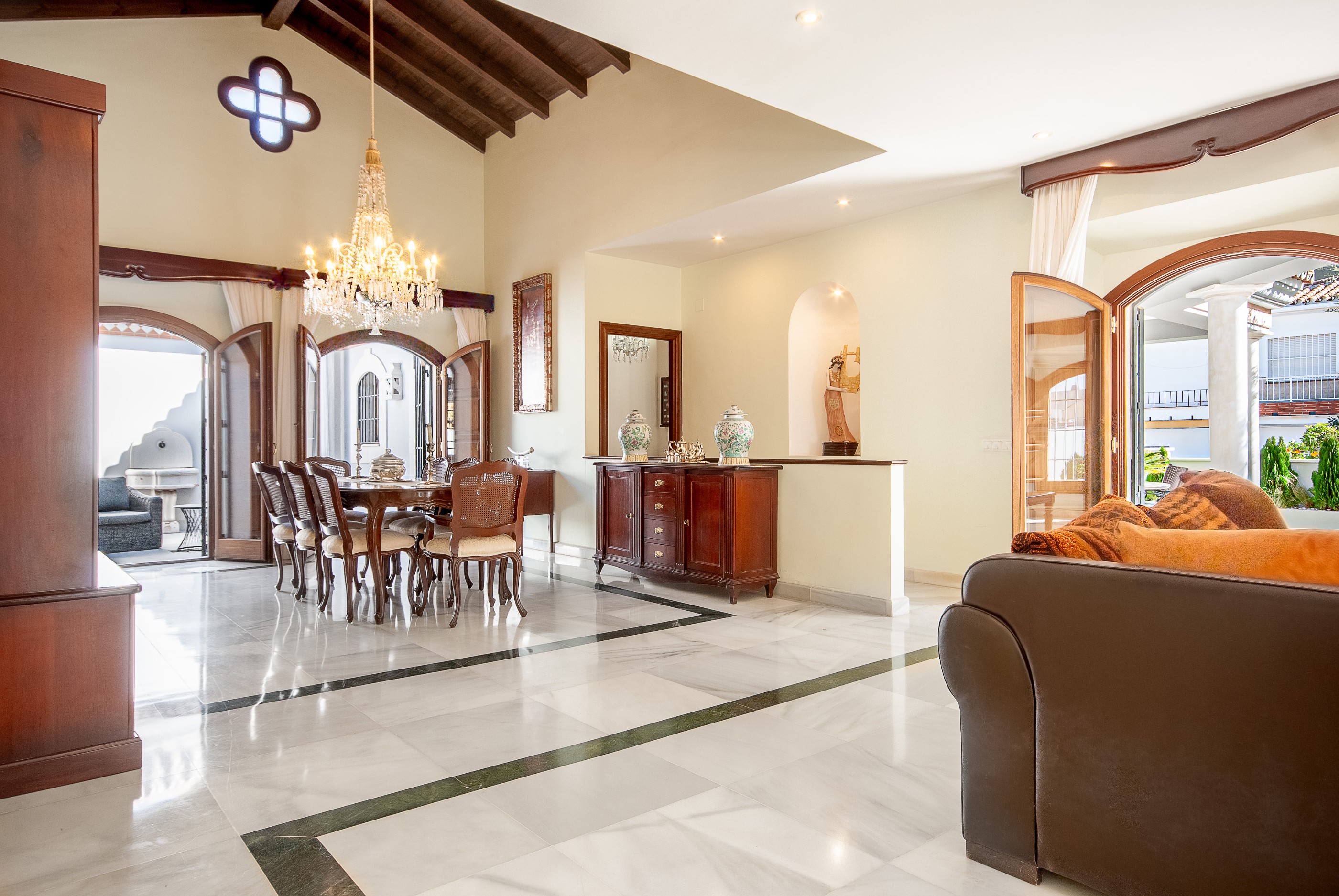 4 Bedroom Villa in Fuengirola - Photo 11