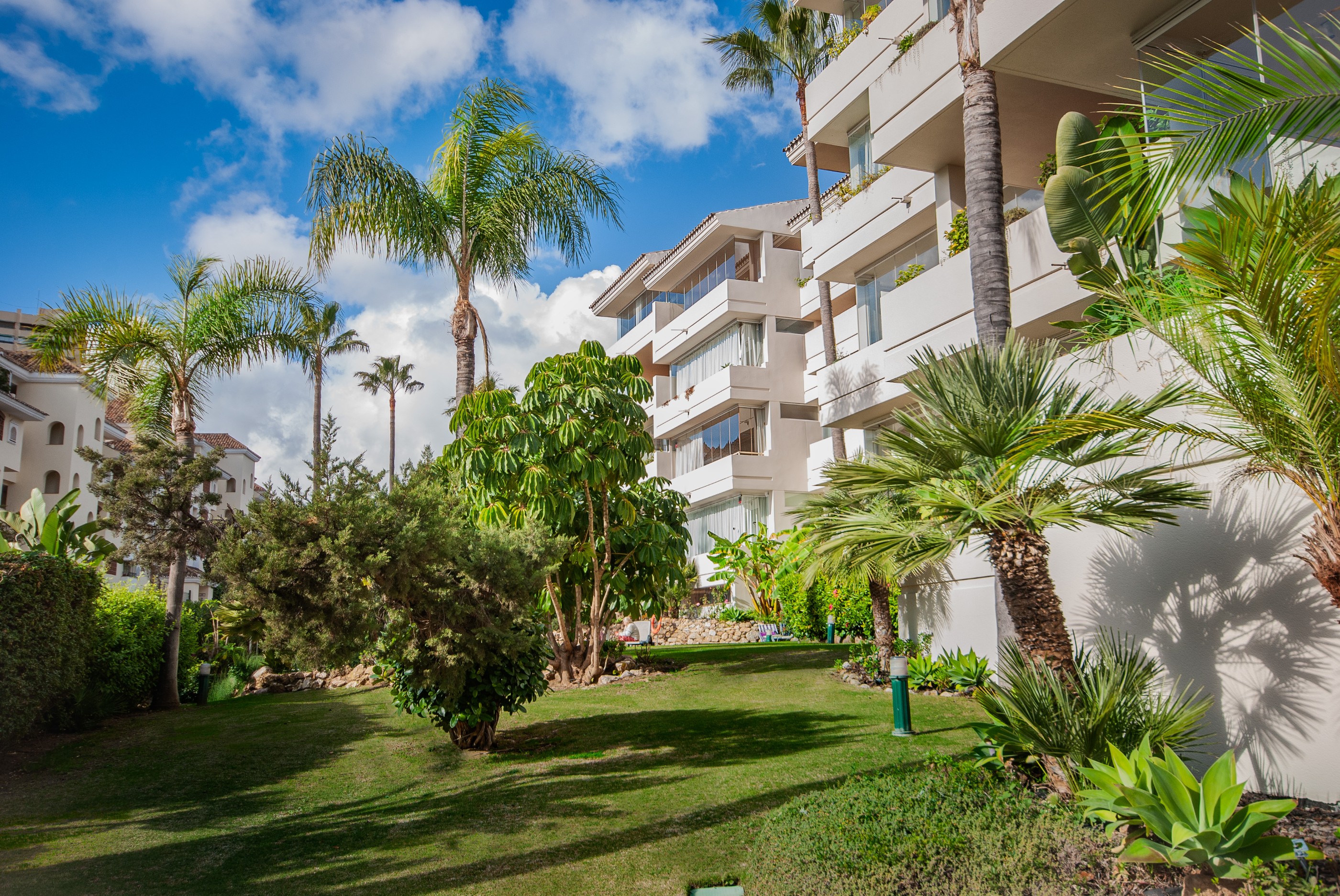 2 Bedroom Apartment in Marbella - Photo 23