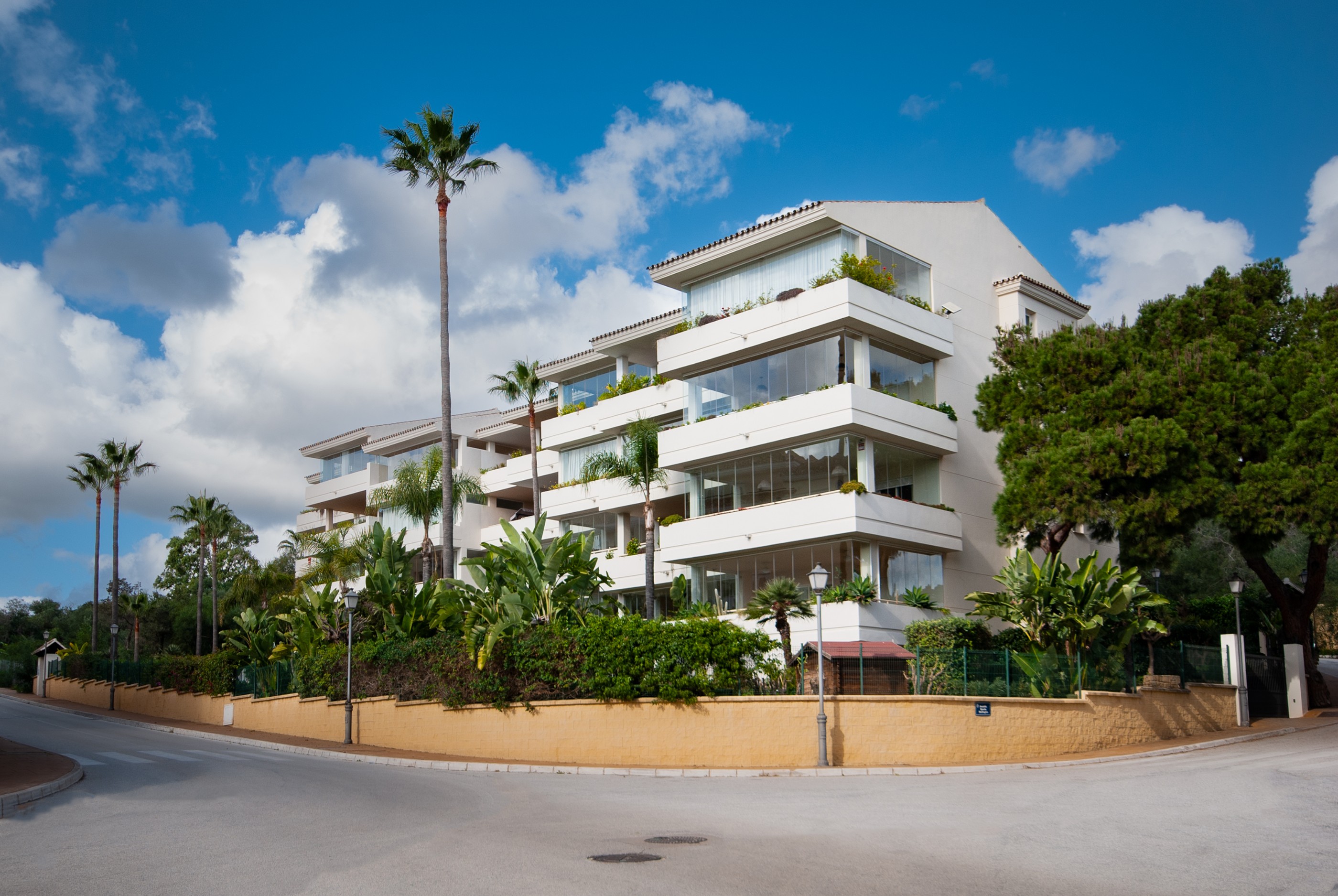 2 Bedroom Apartment in Marbella - Photo 24