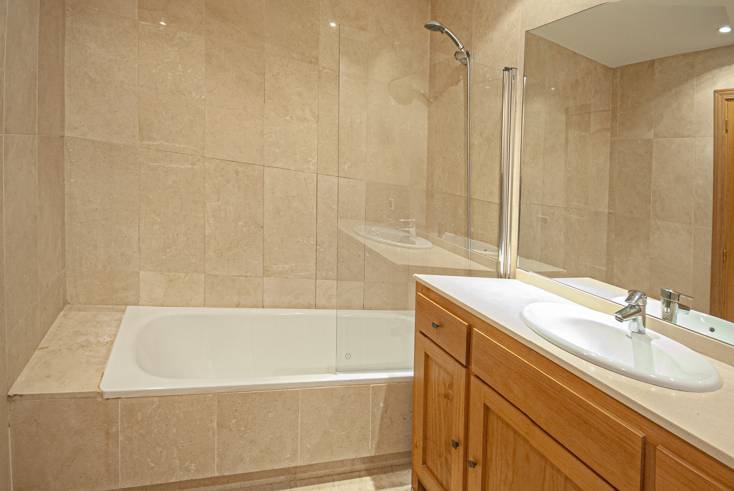 2 Bedroom Apartment in Marbella - Photo 13