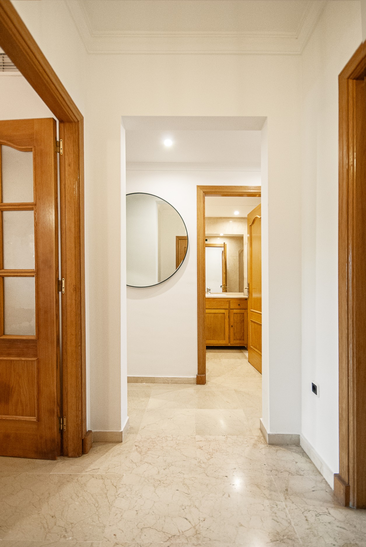 2 Bedroom Apartment in Marbella - Photo 15