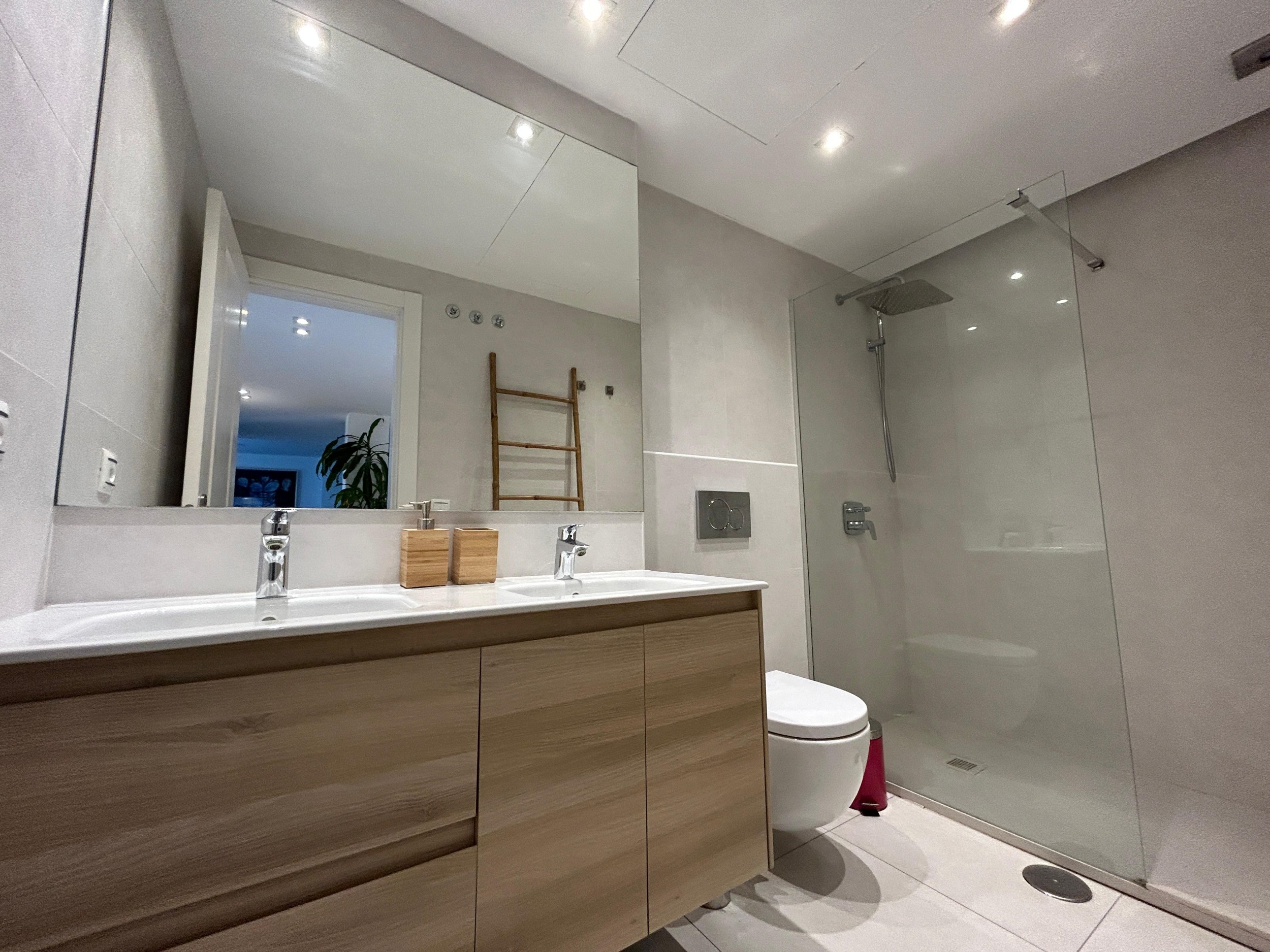 Piso de 3 dormitorios con piscina en Málaga – Foto 21