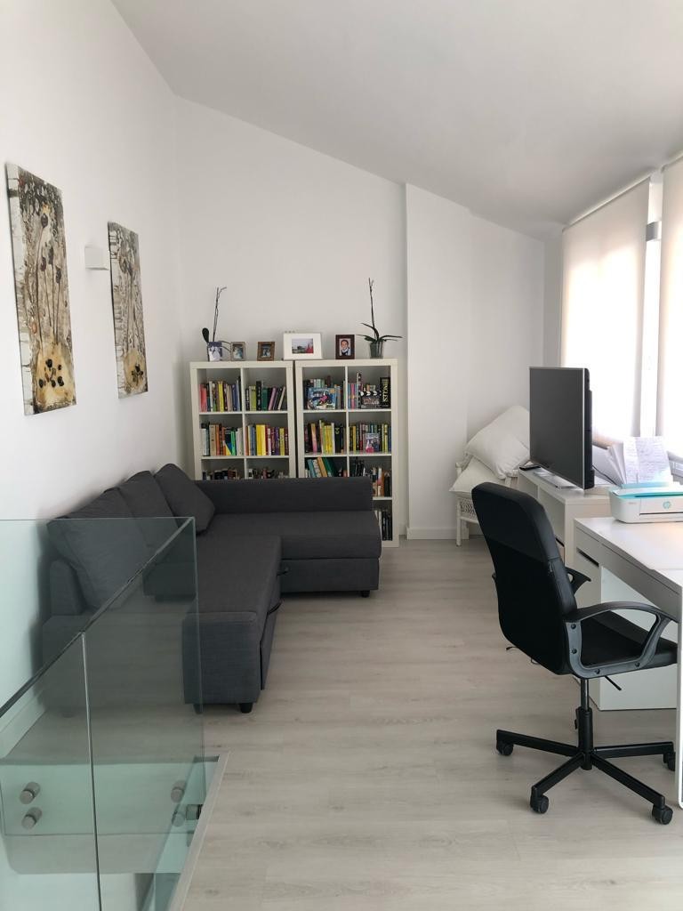 Piso de 3 dormitorios con piscina en Málaga – Foto 23