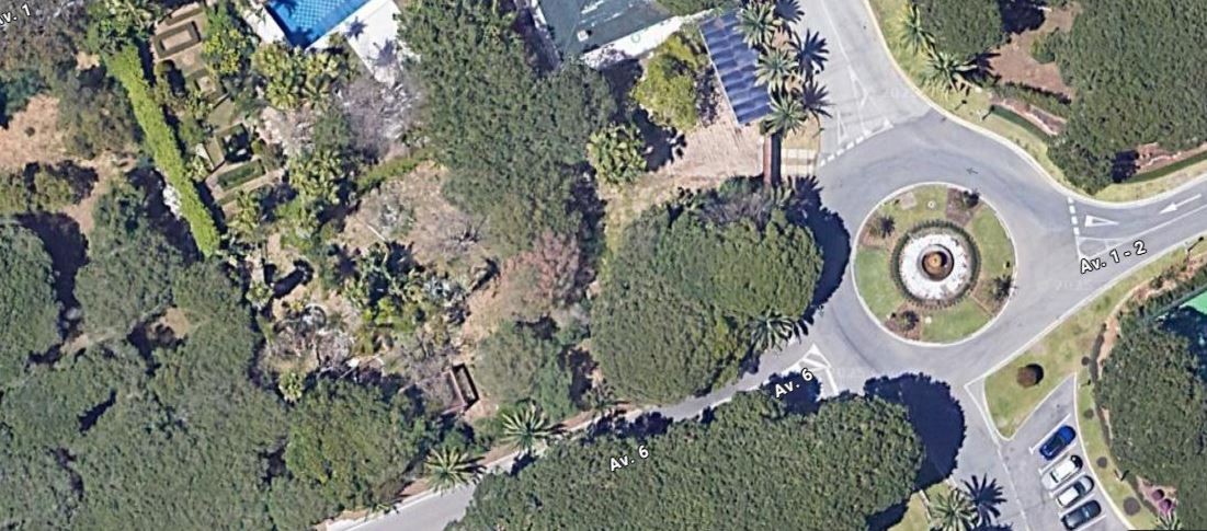 1,857 m² Plot in Marbella - Photo 2