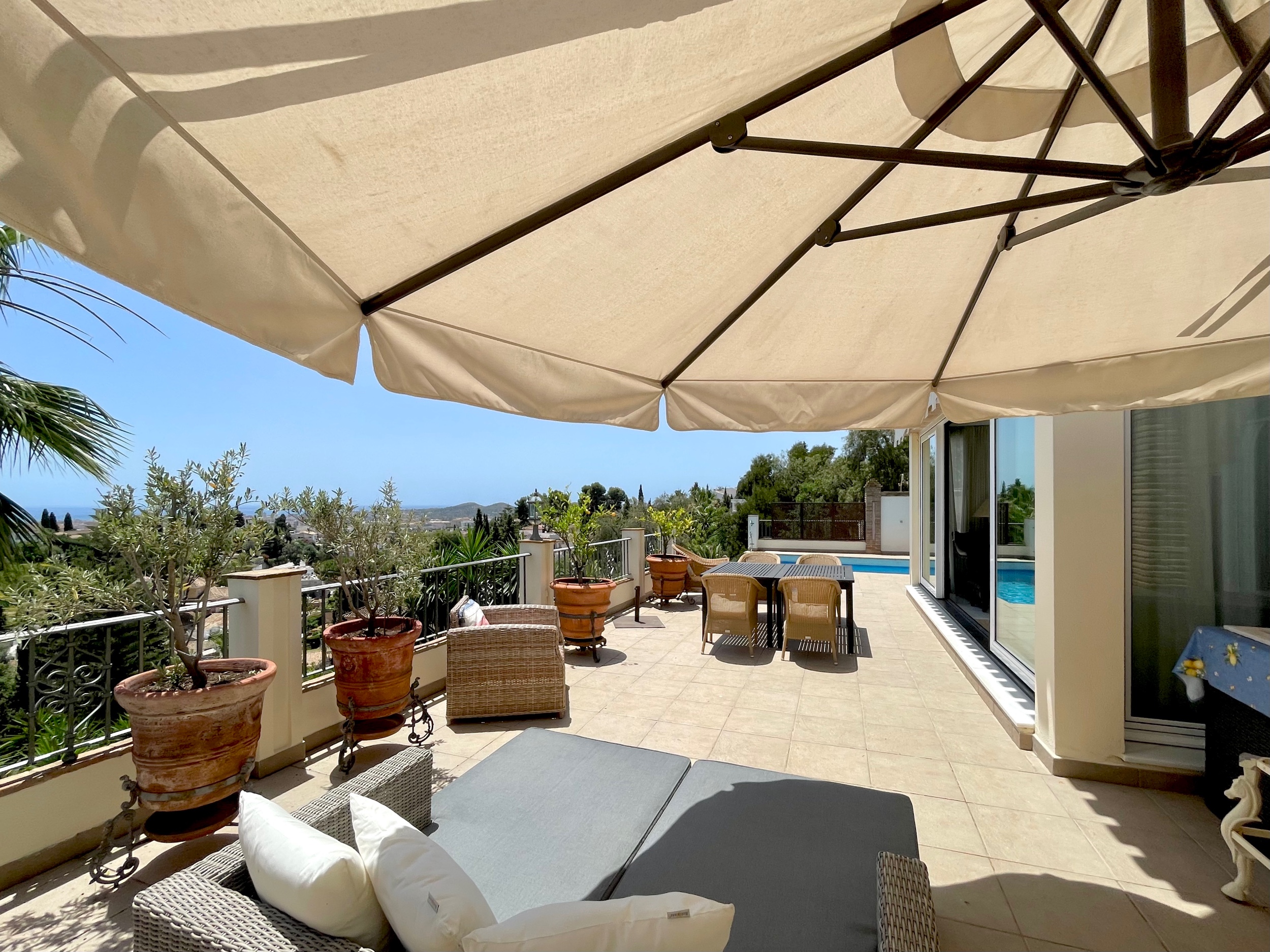 6 Bedroom Villa in Mijas - Photo 2