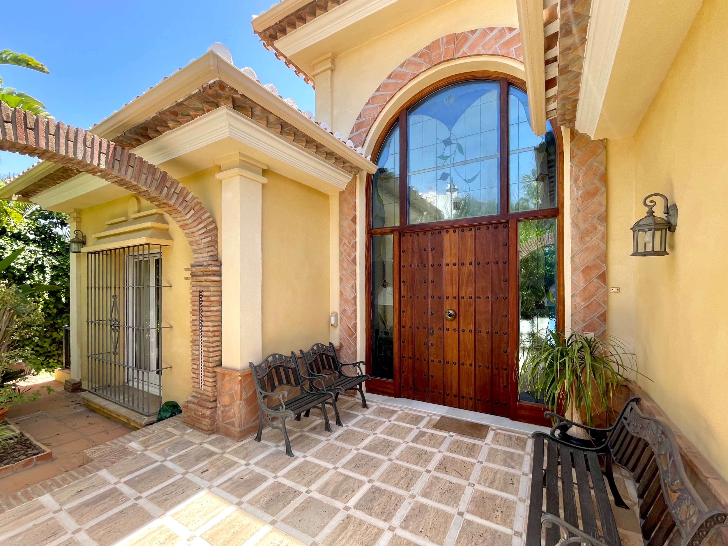 6 Bedroom Villa in Mijas - Photo 3