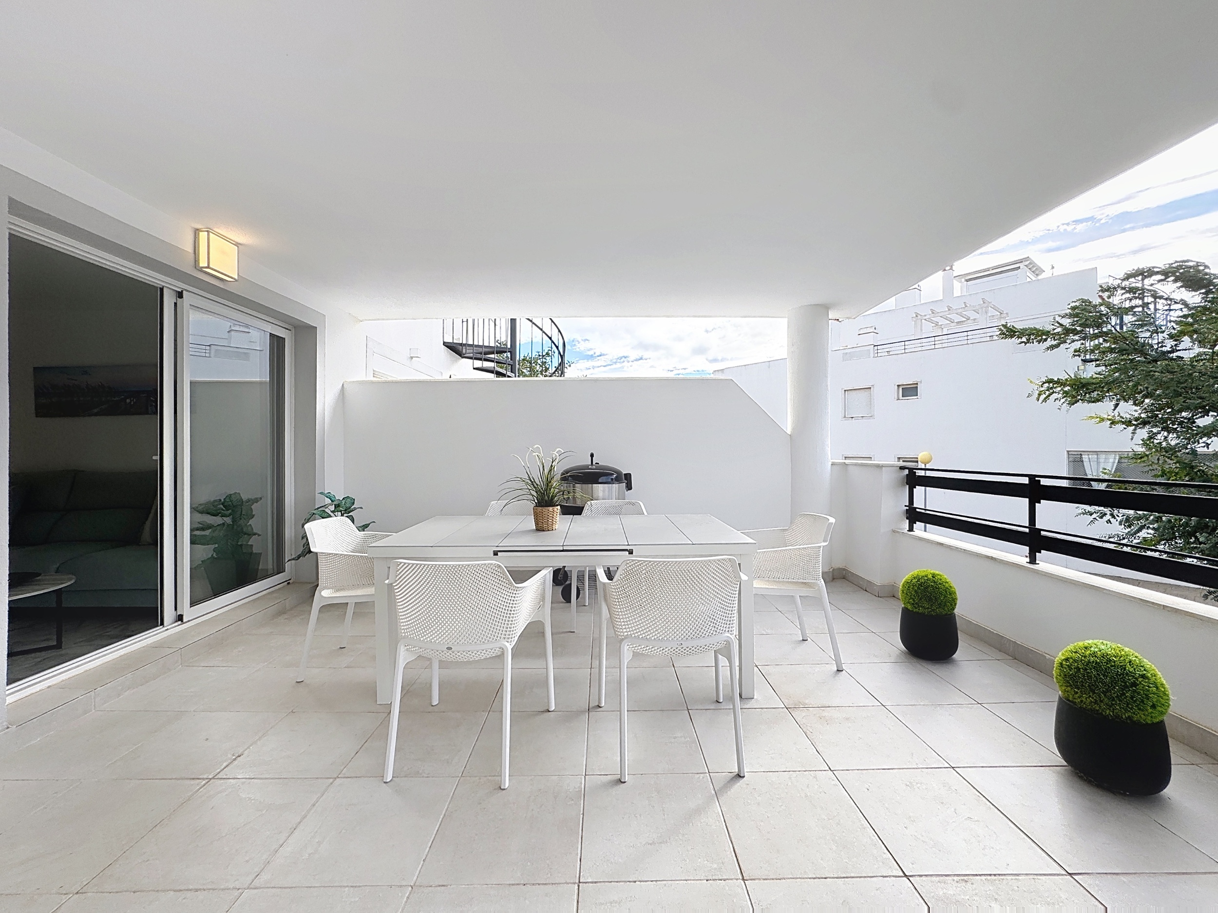 2 Bedroom Apartment in Casares - Photo 4