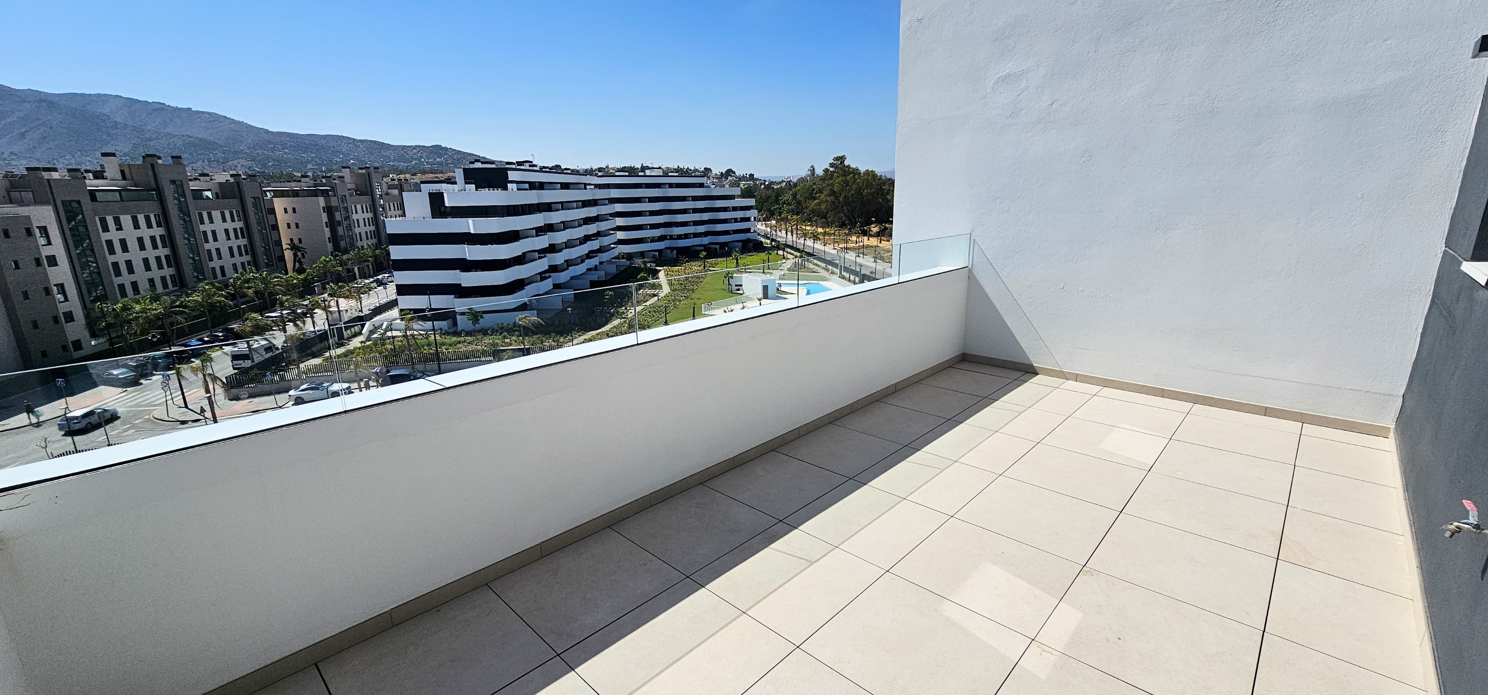 3 Bedroom Penthouse in Torremolinos - Photo 7