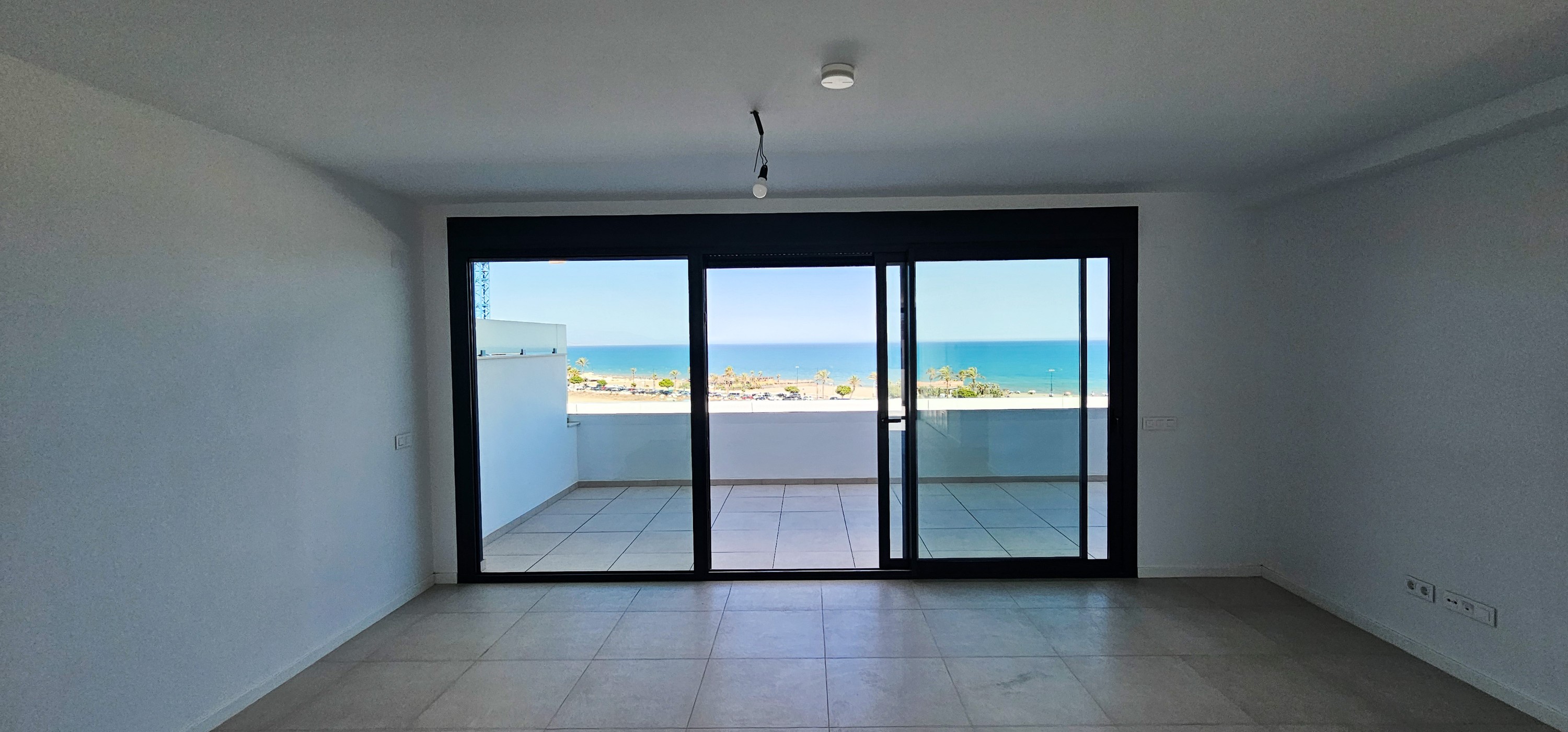 3 Bedroom Penthouse in Torremolinos - Photo 12