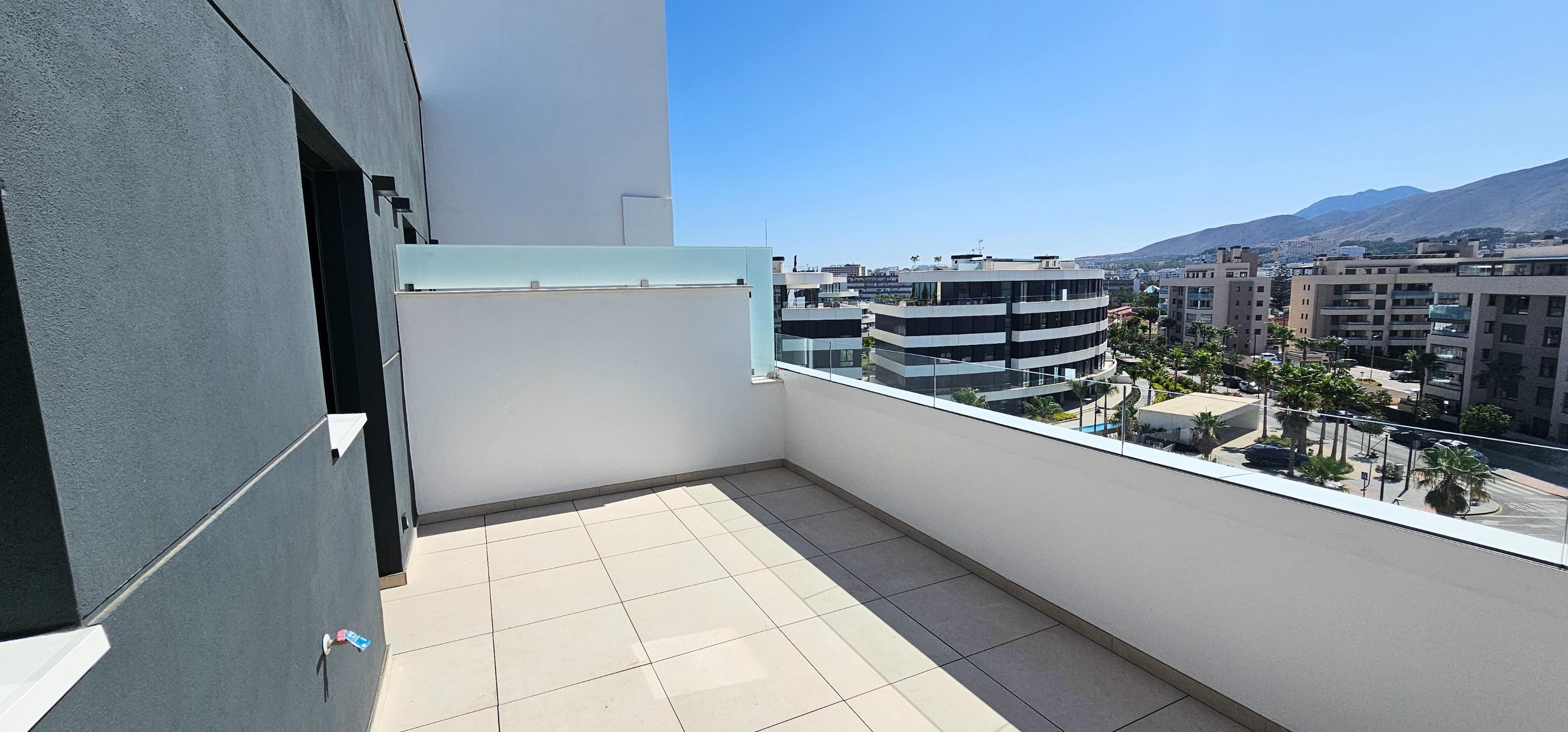 3 Bedroom Penthouse in Torremolinos - Photo 21