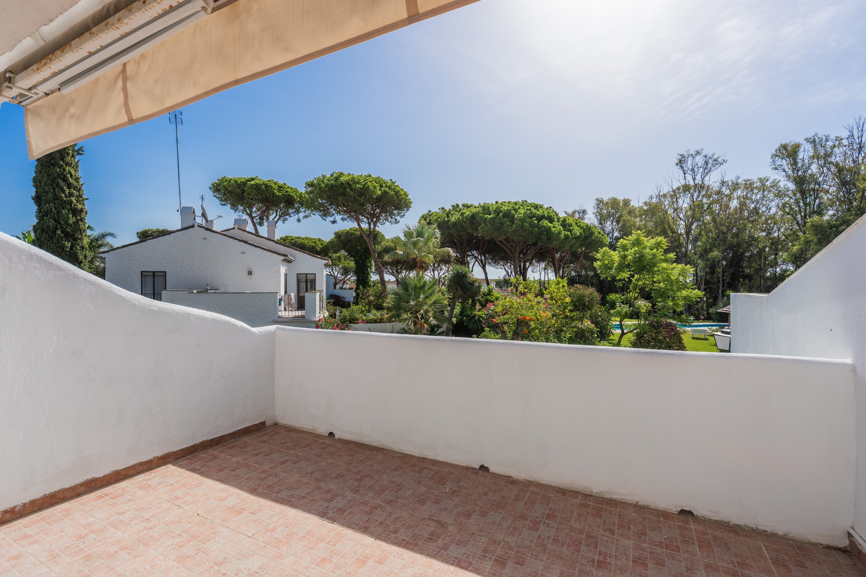 4 Bedroom Townhouse in Estepona - Photo 5