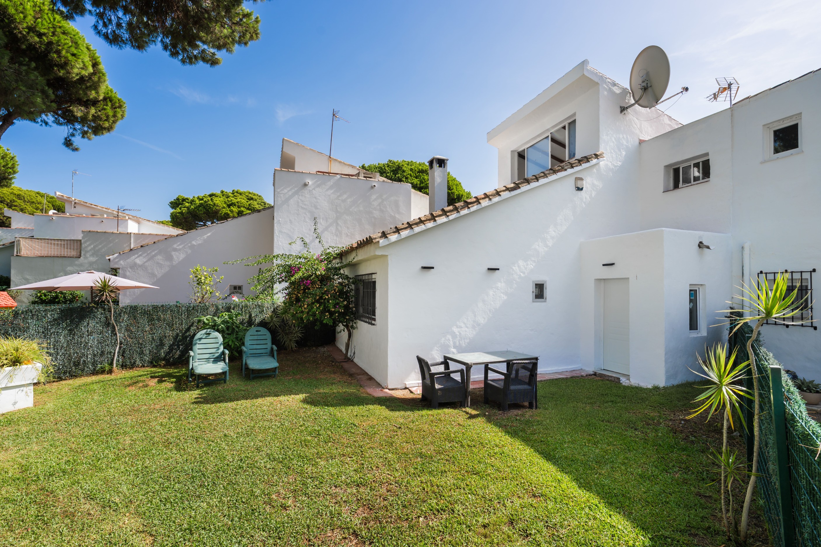 4 Bedroom Townhouse in Estepona - Photo 16
