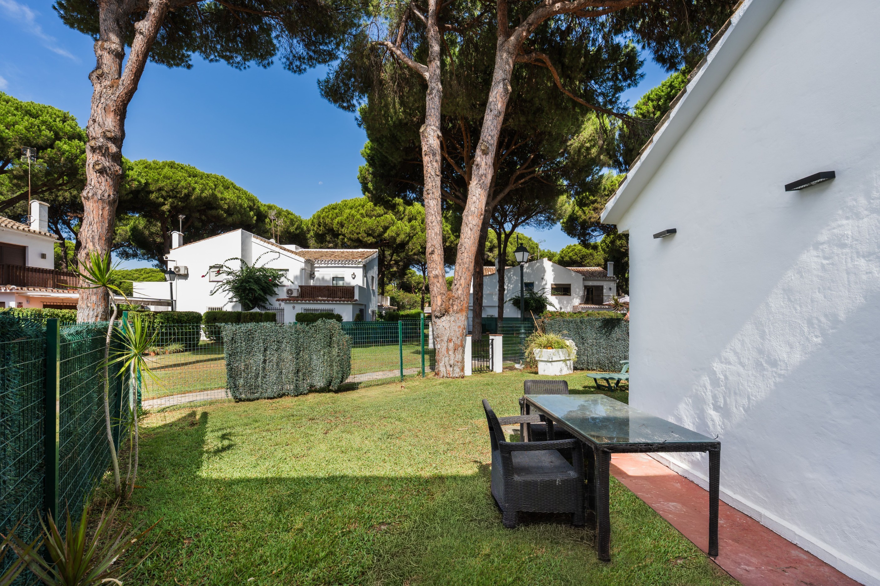 4 Bedroom Townhouse in Estepona - Photo 15