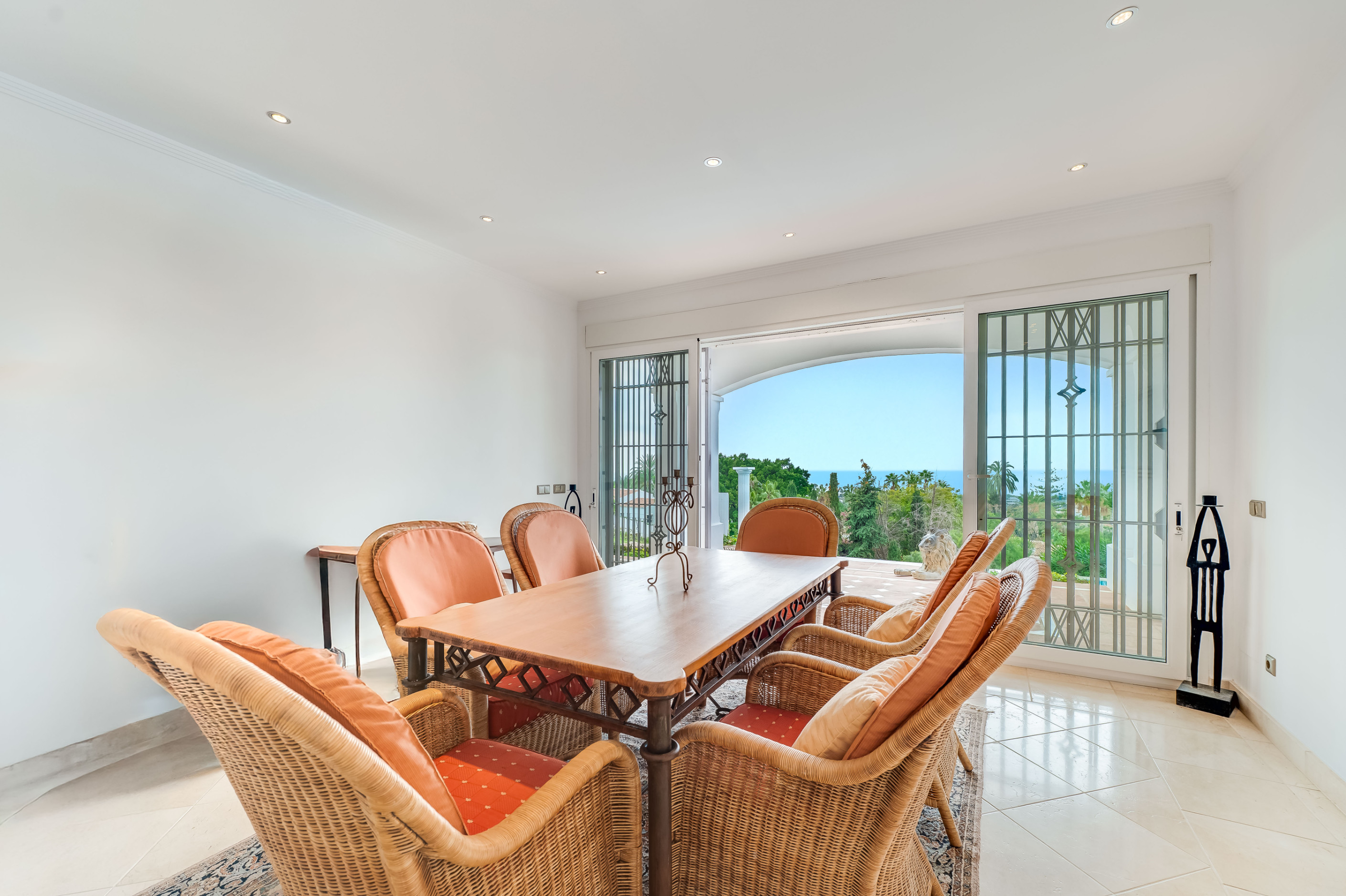 4 Bedroom Villa in Marbella - Photo 16