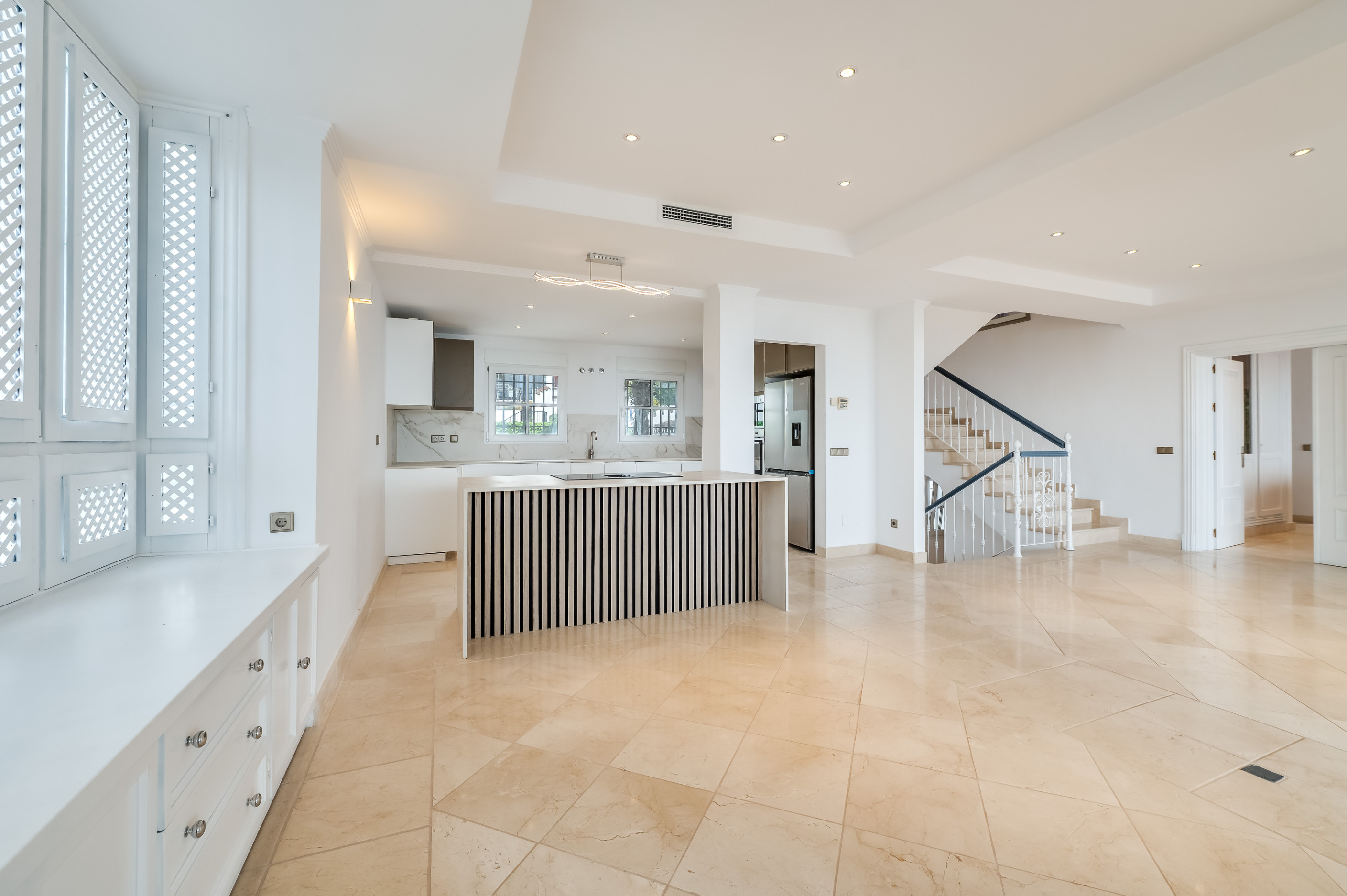 4 Bedroom Villa in Marbella - Photo 15