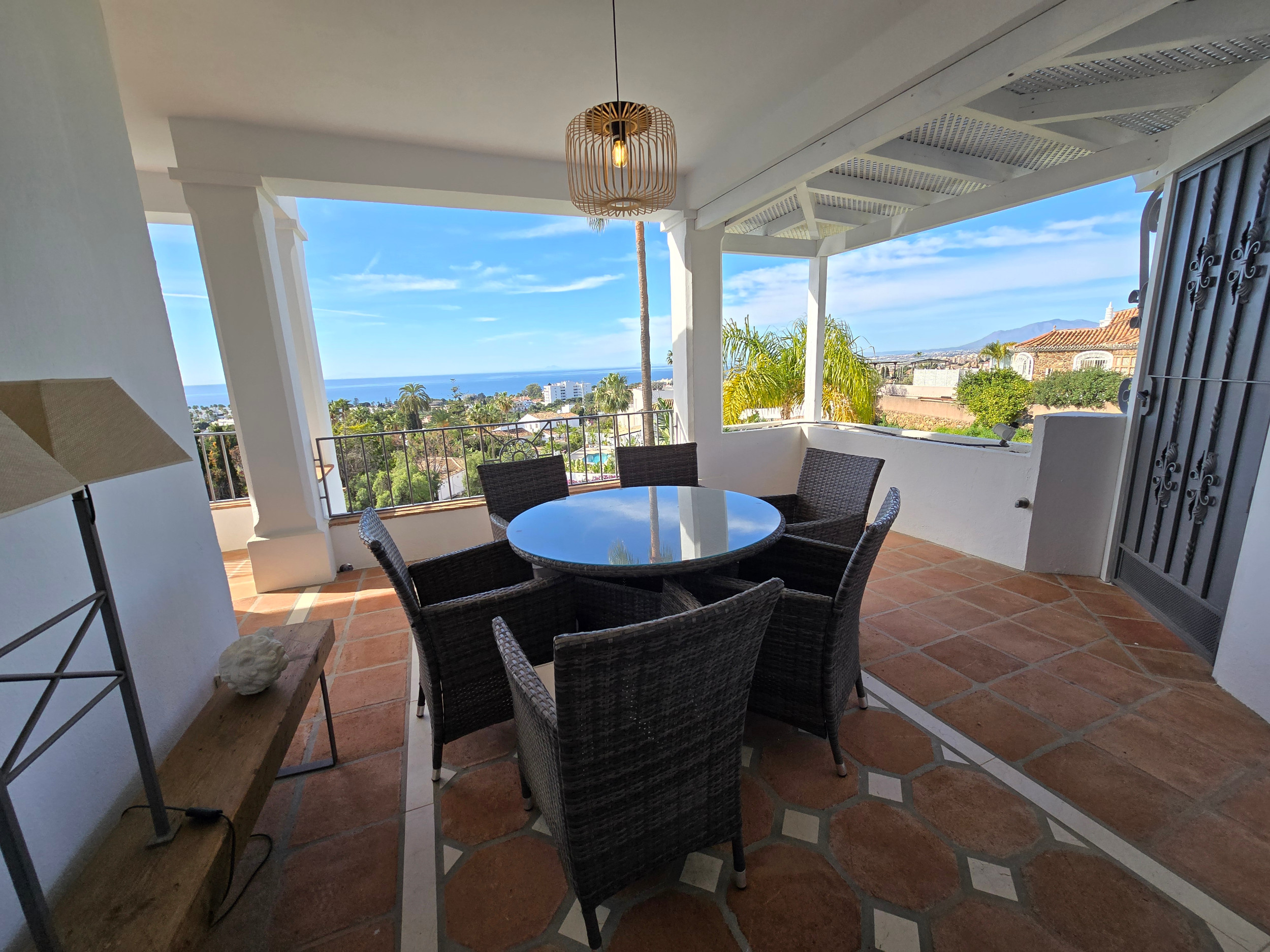 4 Bedroom Villa in Marbella - Photo 6