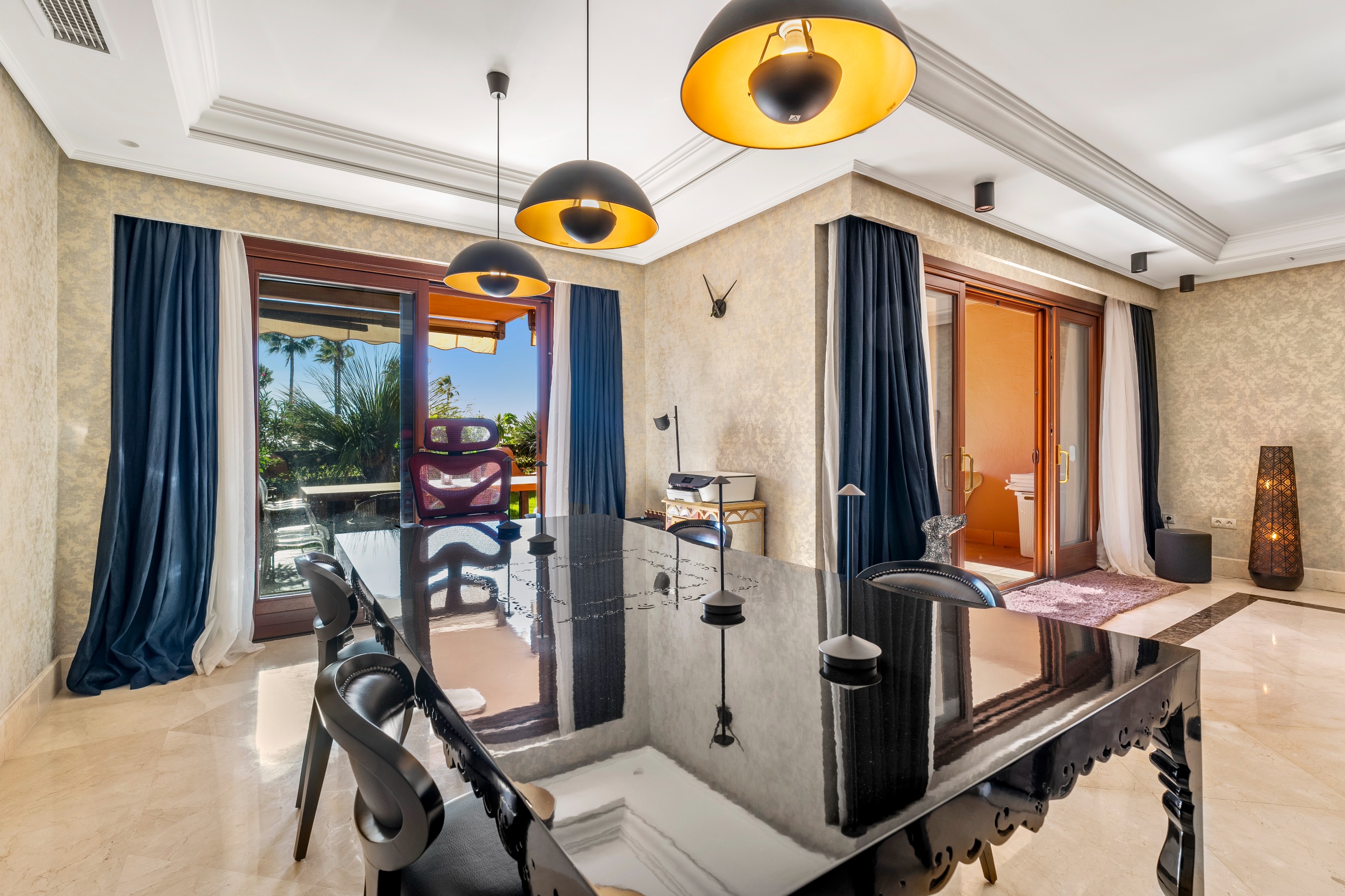 4 Bedroom Apartment in Estepona - Photo 9