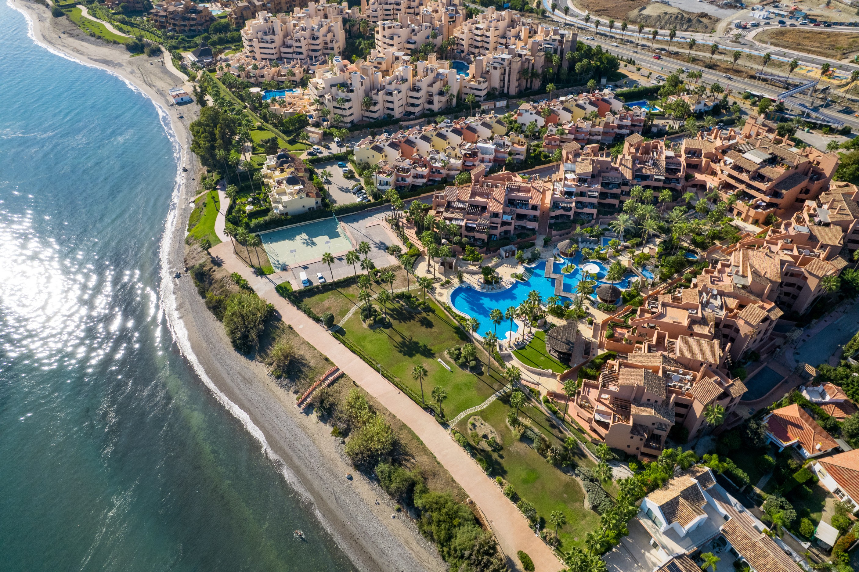 4 Bedroom Apartment in Estepona - Photo 28