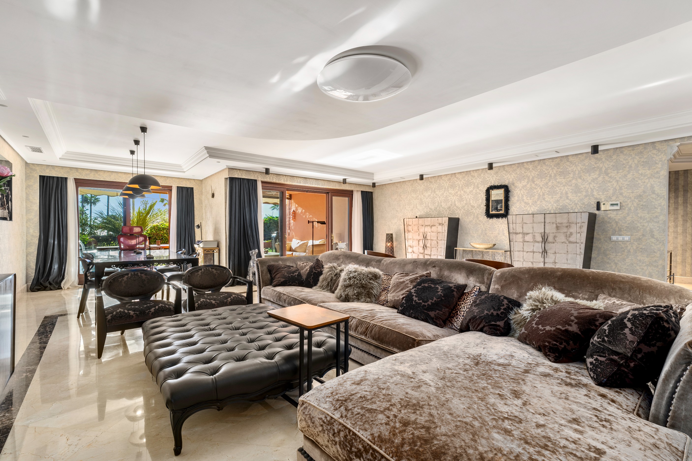 4 Bedroom Apartment in Estepona - Photo 7