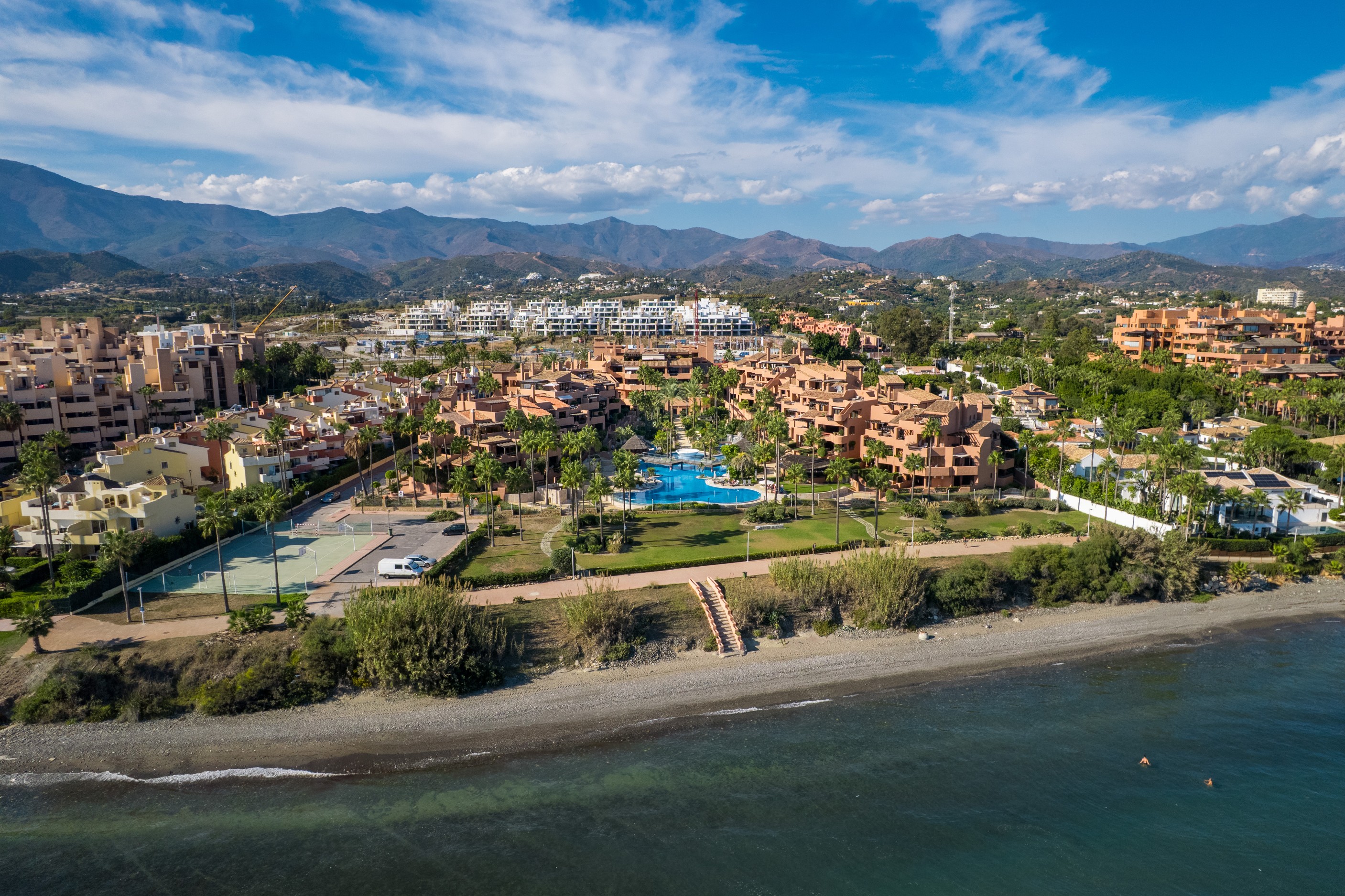 4 Bedroom Apartment in Estepona - Photo 24