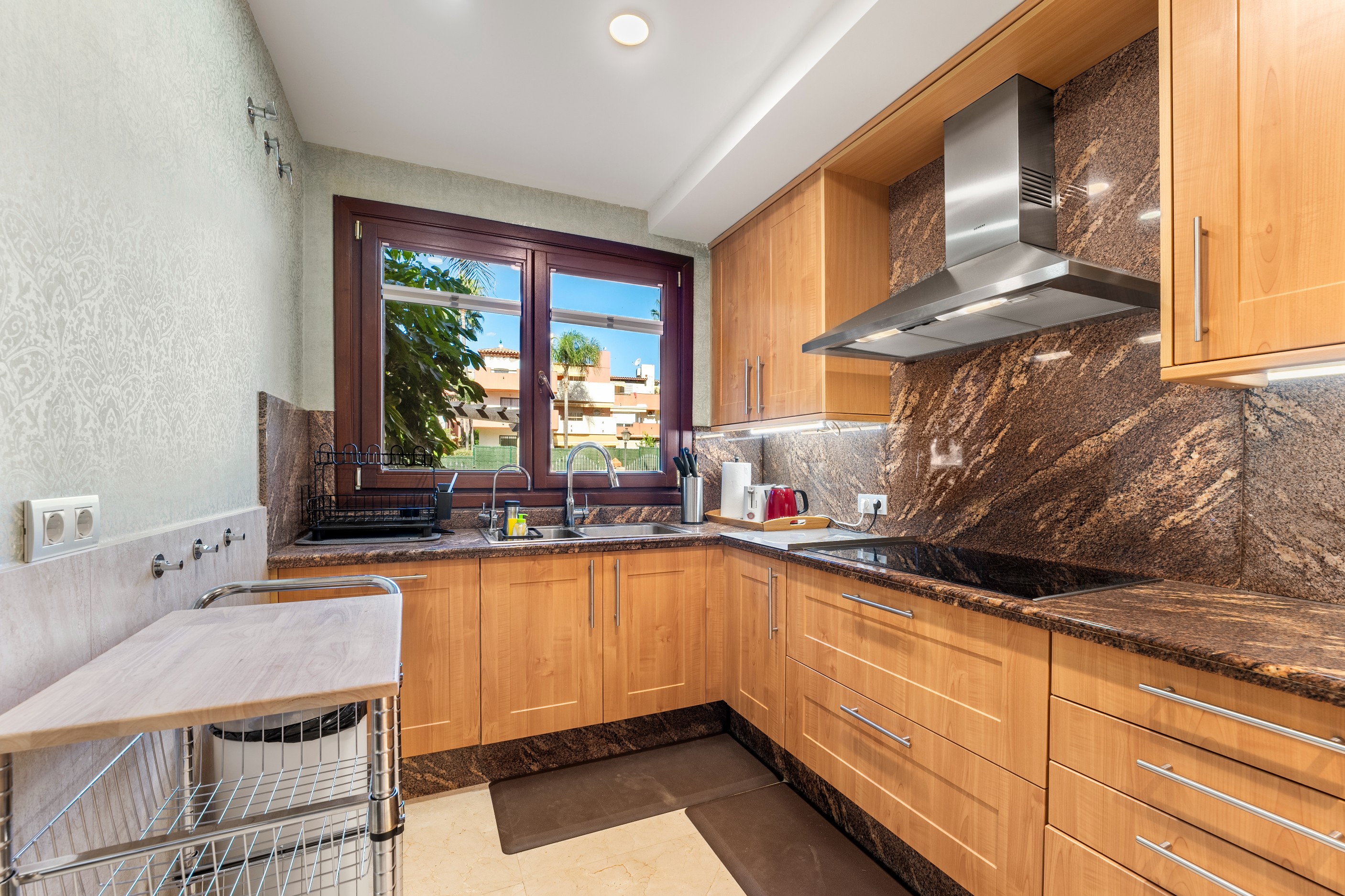 4 Bedroom Apartment in Estepona - Photo 10