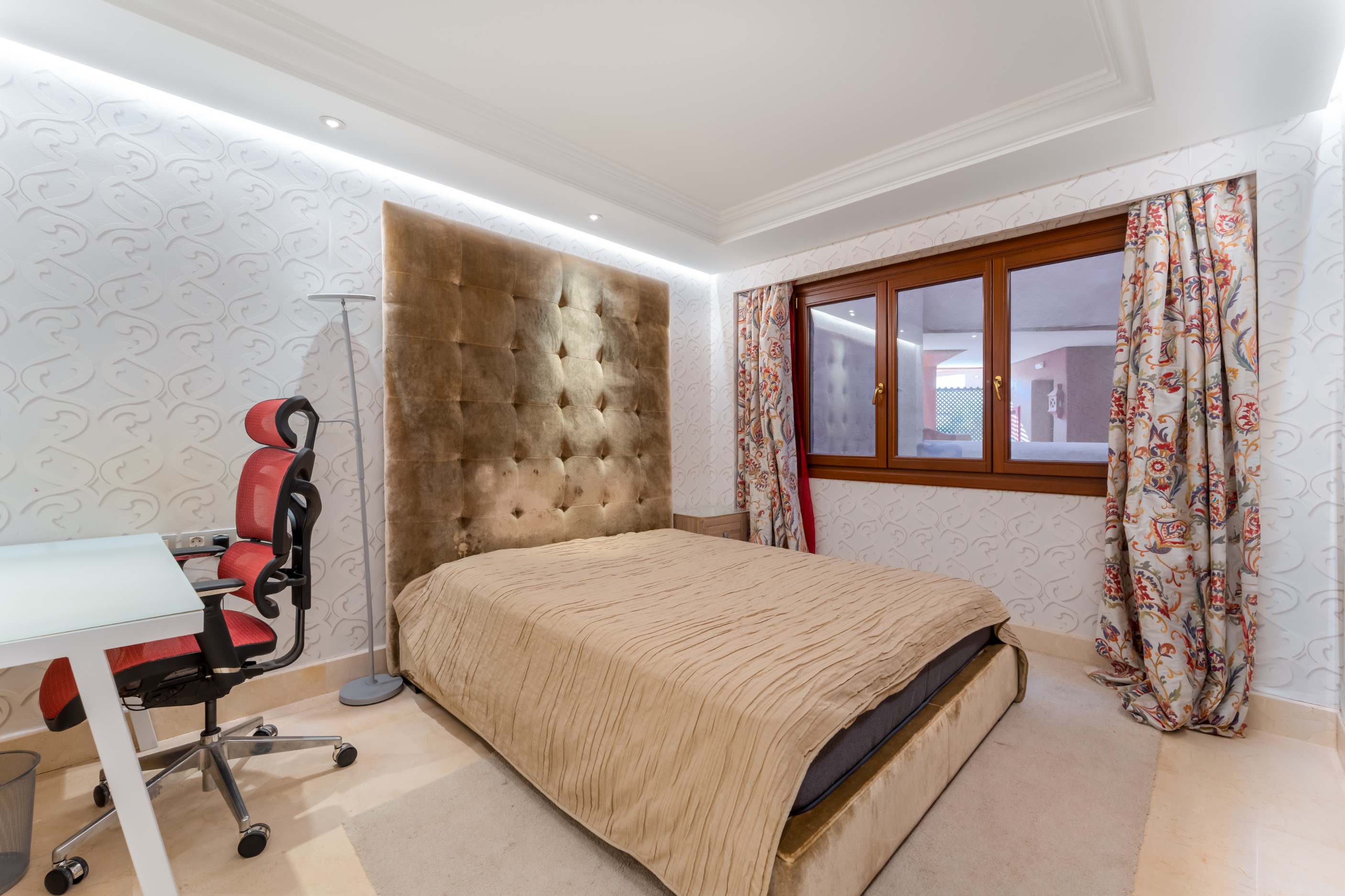 4 Bedroom Apartment in Estepona - Photo 15