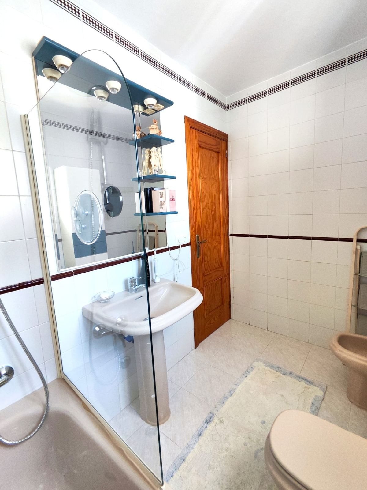 3 Bedroom Townhouse in Benalmádena - Photo 17