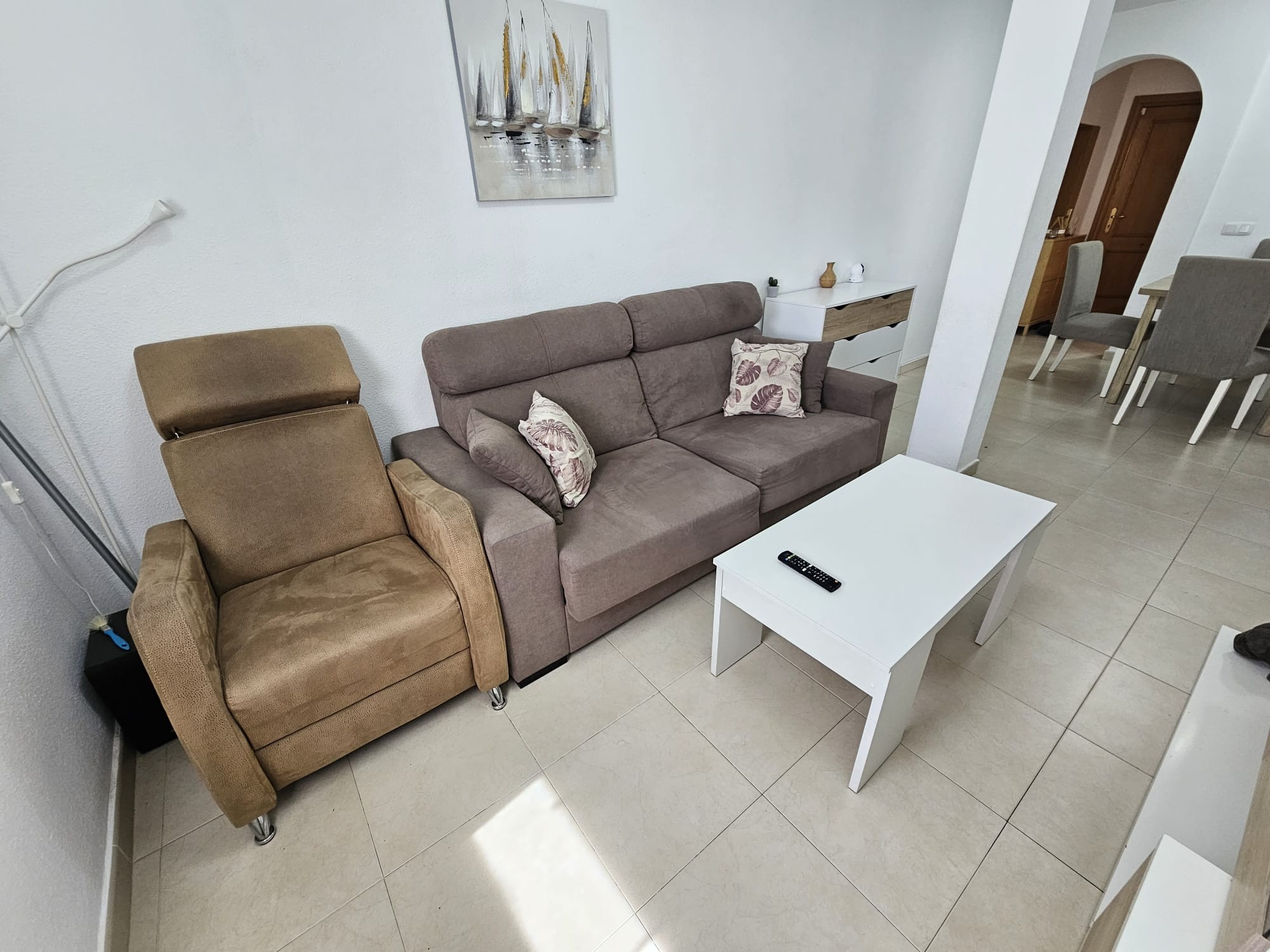 2 Bedroom Apartment in Torremolinos - Photo 10