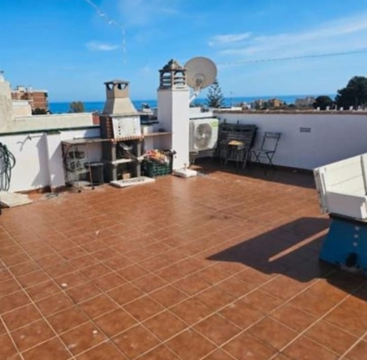 2 Bedroom Apartment in Torremolinos - Photo 14