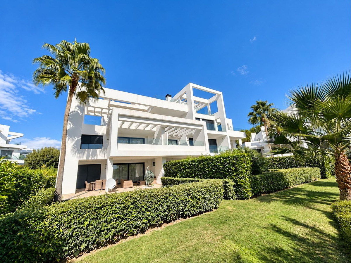 3 Bedroom Penthouse in Benahavís - Photo 10