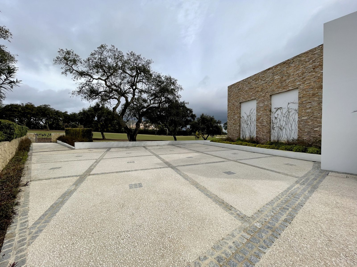 6 Bedroom Villa in San Roque - Photo 98