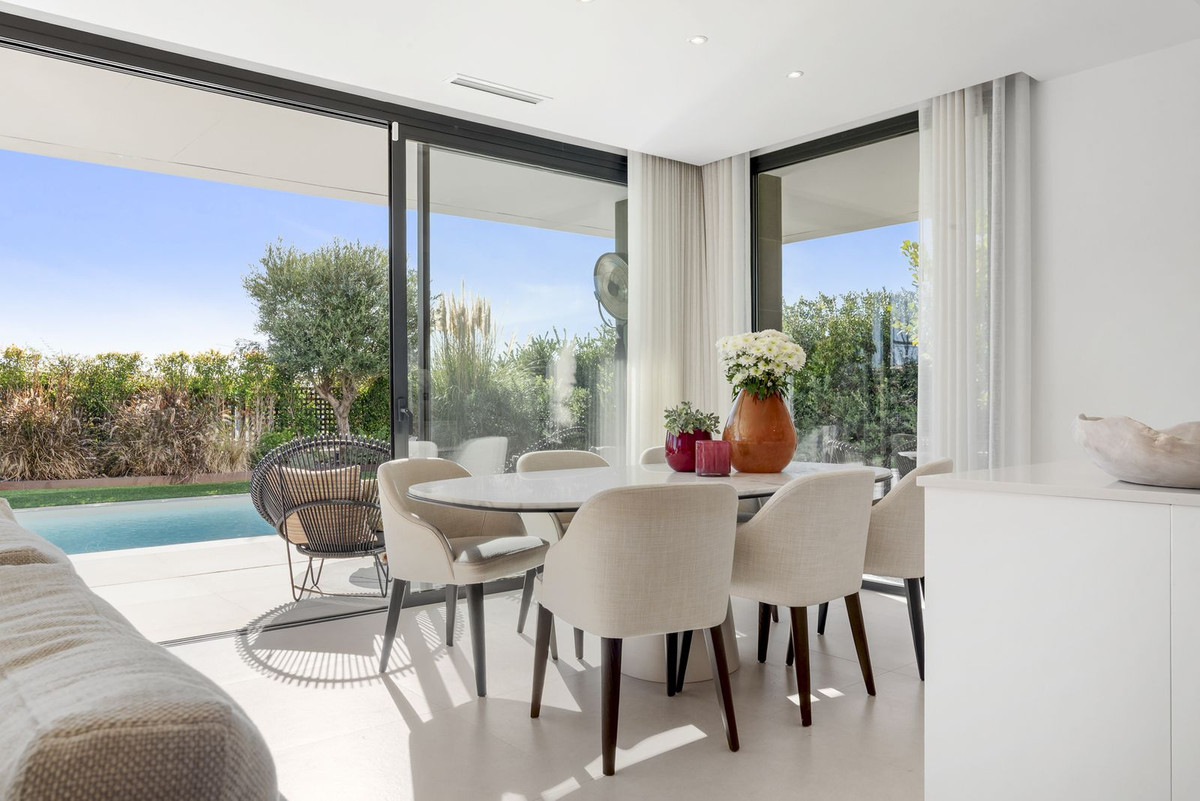 3 Bedroom Villa in La Duquesa - Photo 11